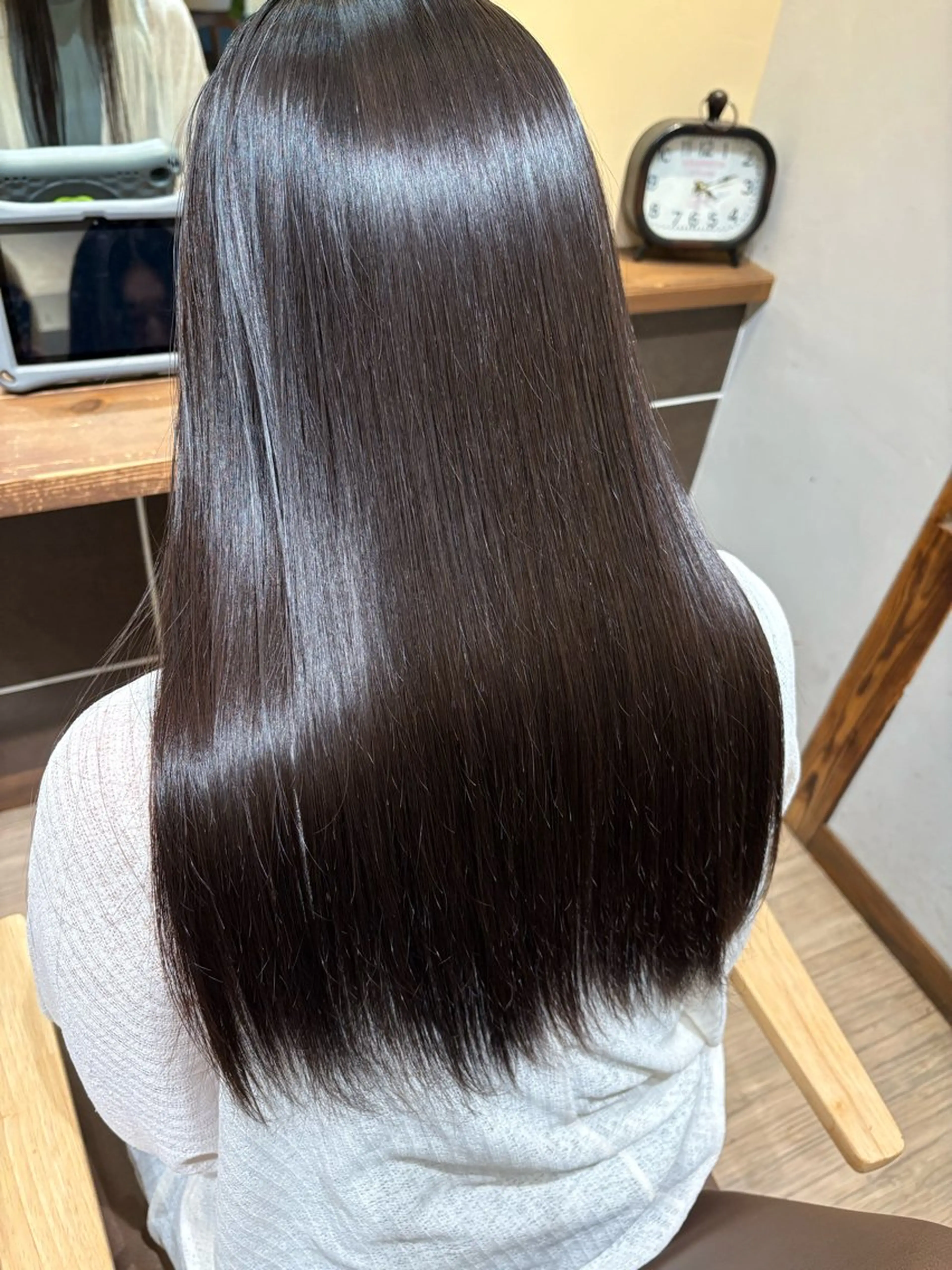 ロング カット 縮毛矯正 林 杏夏のヘアスタイル