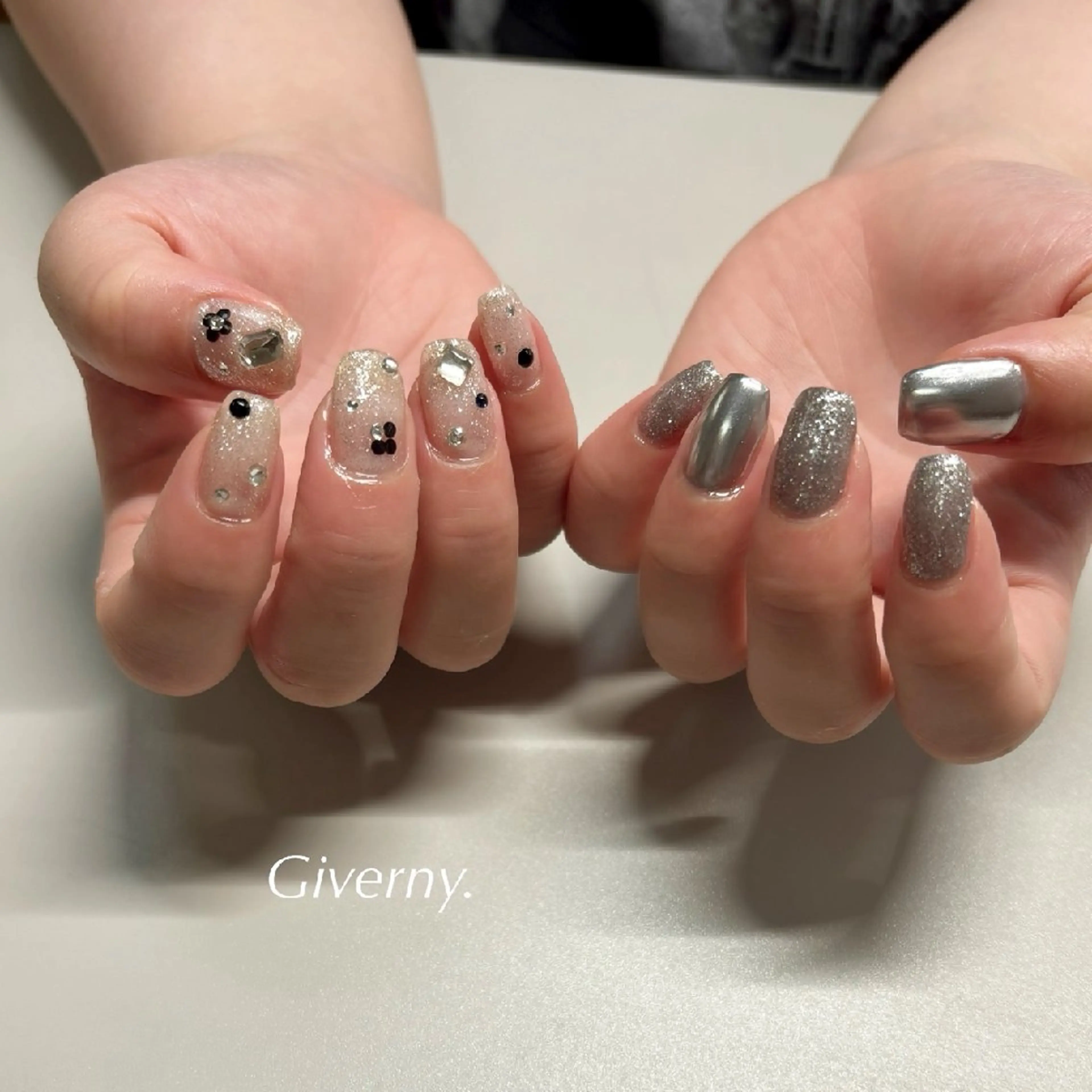 ネイル フラッシュネイル ミラーネイル ハンドネイル Giverny .のネイルデザイン