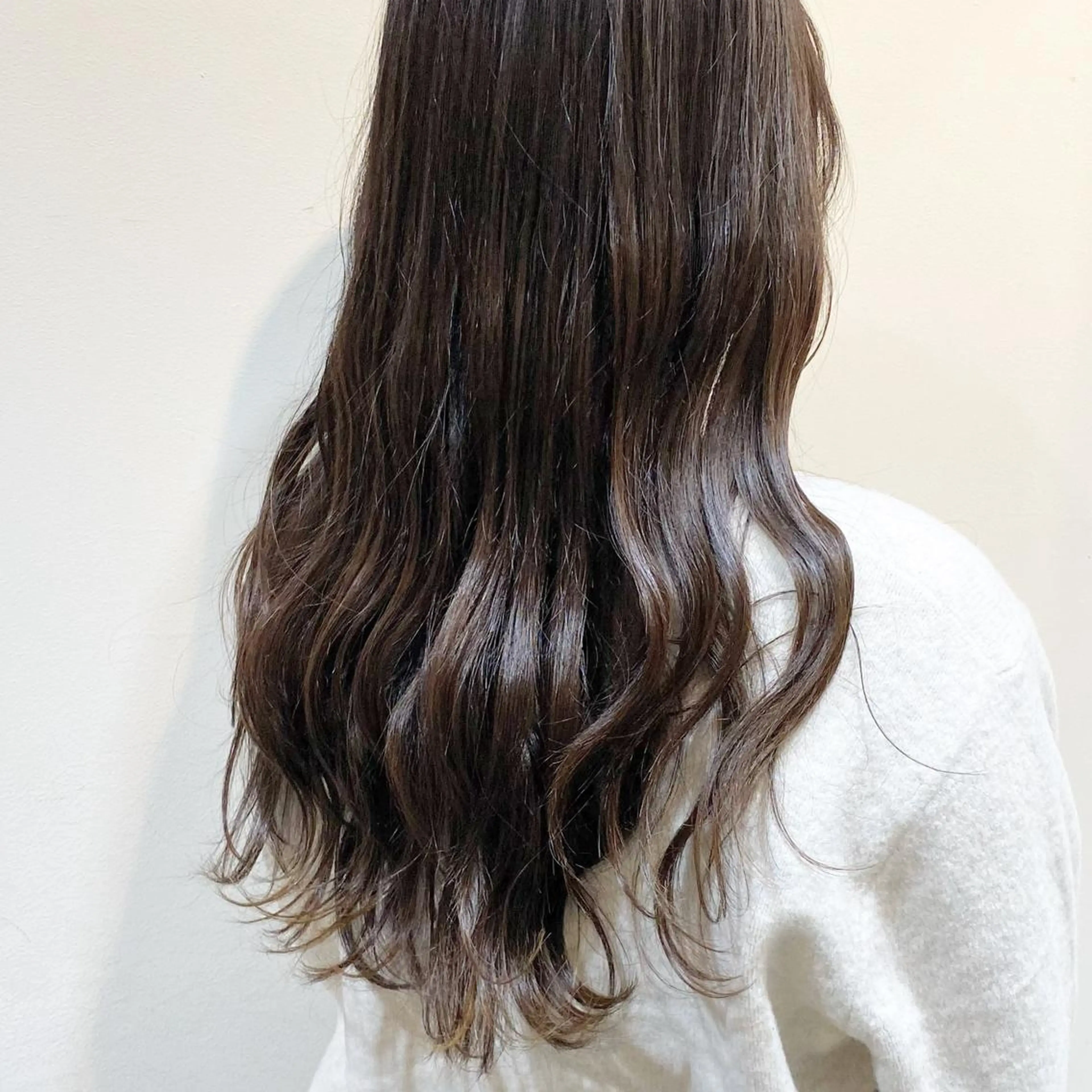 ロング 伊藤 玲衣のヘアスタイル