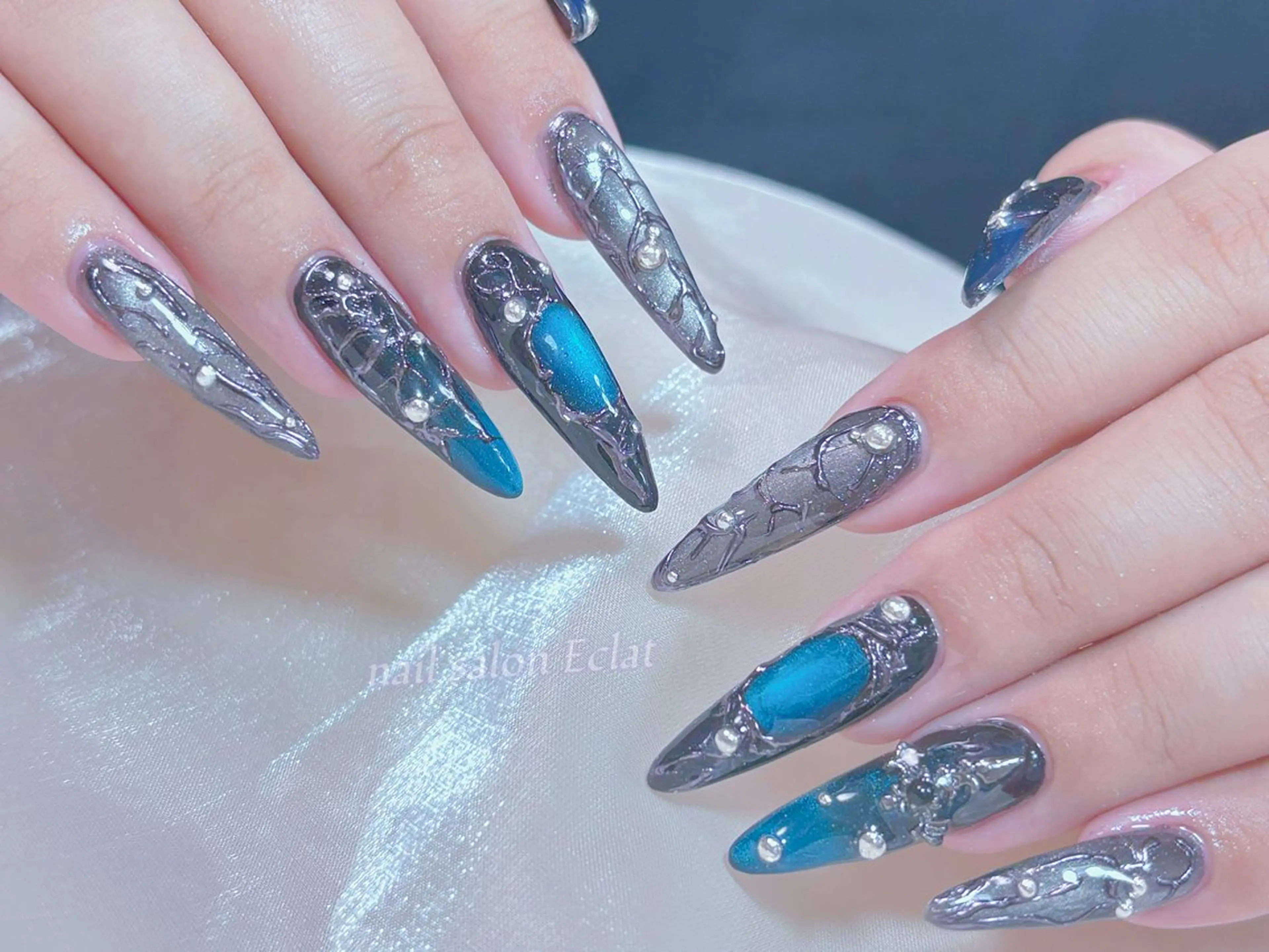 ネイル ネイルサロンエクラ 🫧Shizukaのネイルデザイン