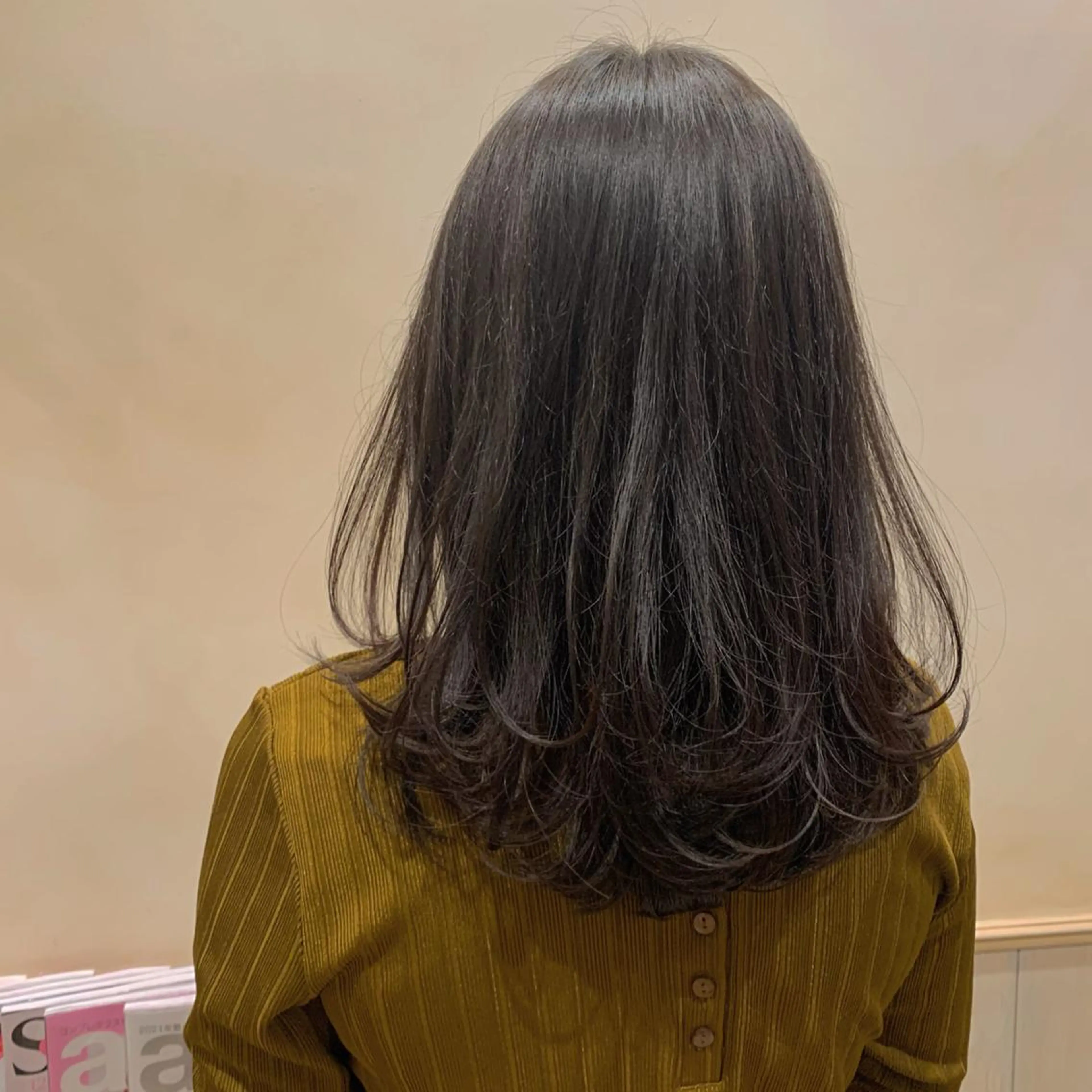 セミロング レイヤーカット 福代 茉耶のヘアスタイル