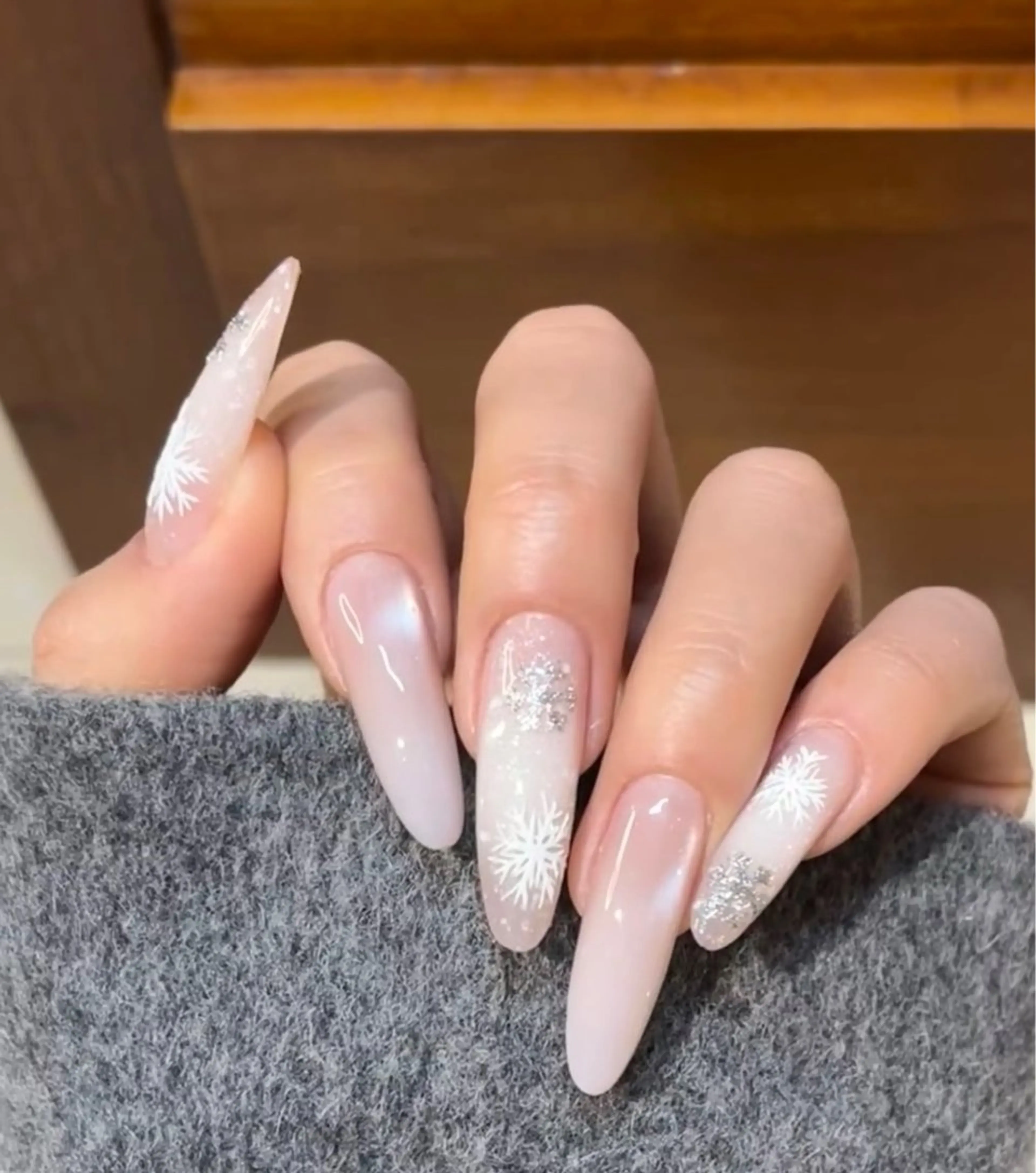 ネイル フレンチネイル ガーリー ガラスフレンチ 韓国ネイル ロングネイル Venus nail チップ長さだし専門店のネイルデザイン