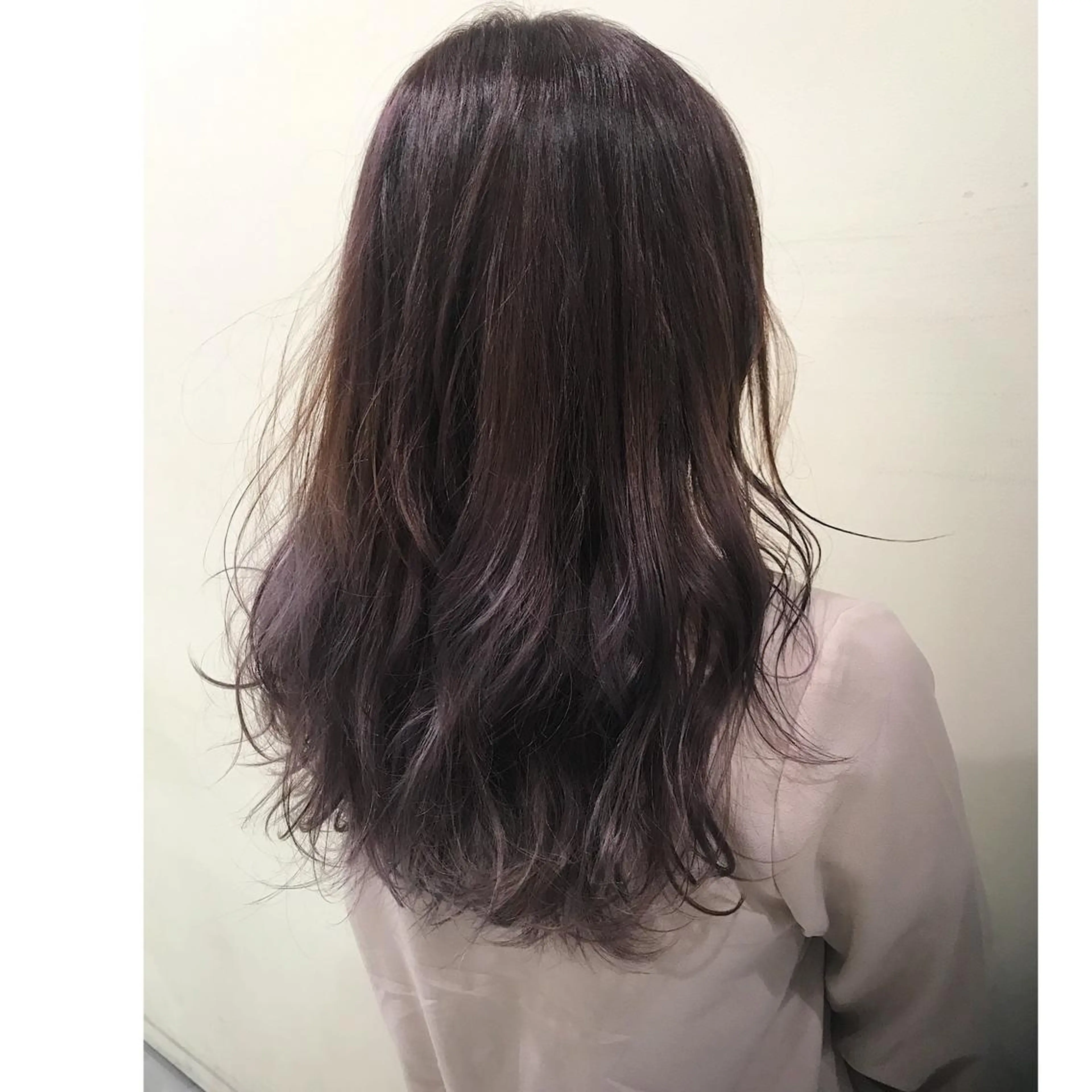 カラー ブリーチ グラデーションカラー グレージュ パープルグレージュ ✨艶ブリーチカラー ✨四ノ宮裕己のヘアスタイル