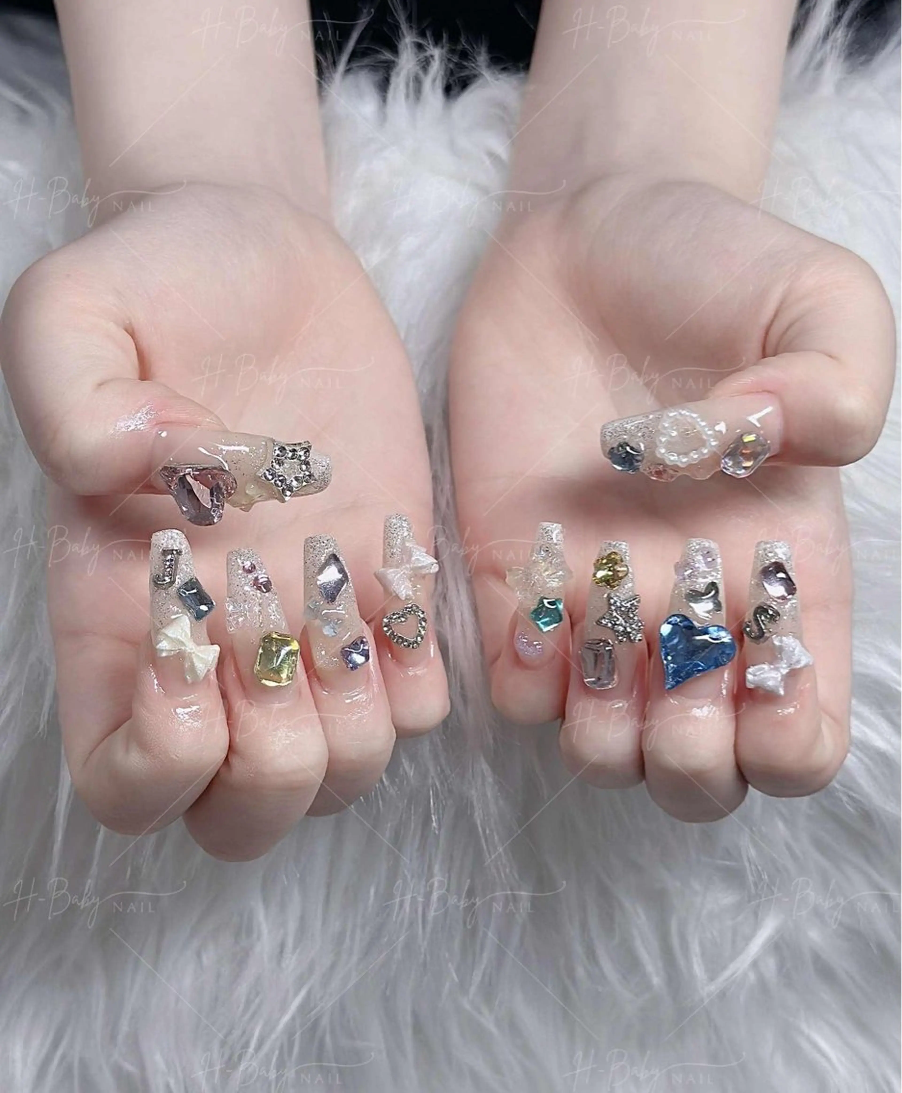 ネイル フレンチネイル ジェルネイル ガラスフレンチ ハロウィン ハート H.baby Nail Salonのネイルデザイン