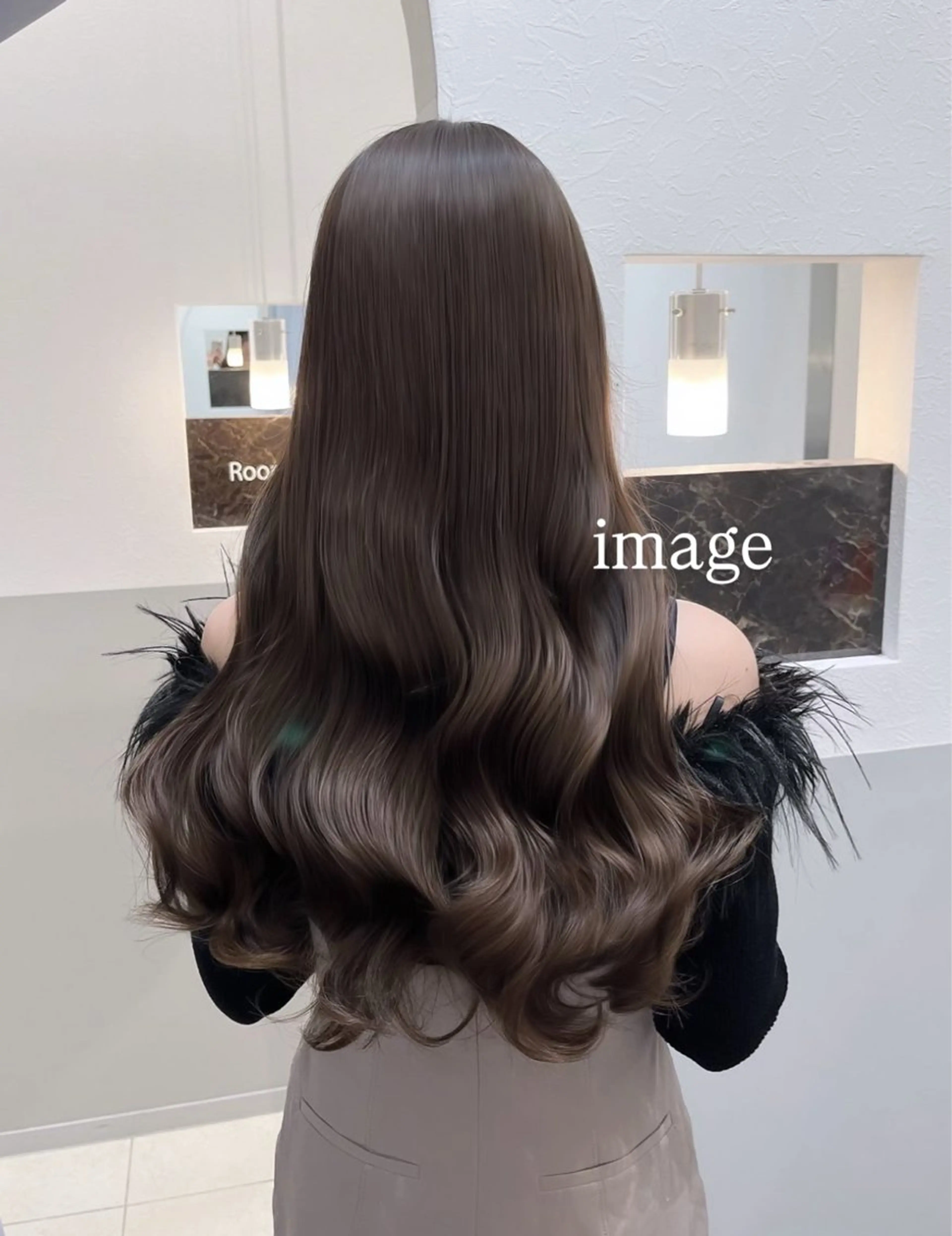 ロング ｶﾉ / 艶カラー/レイヤーのヘアスタイル