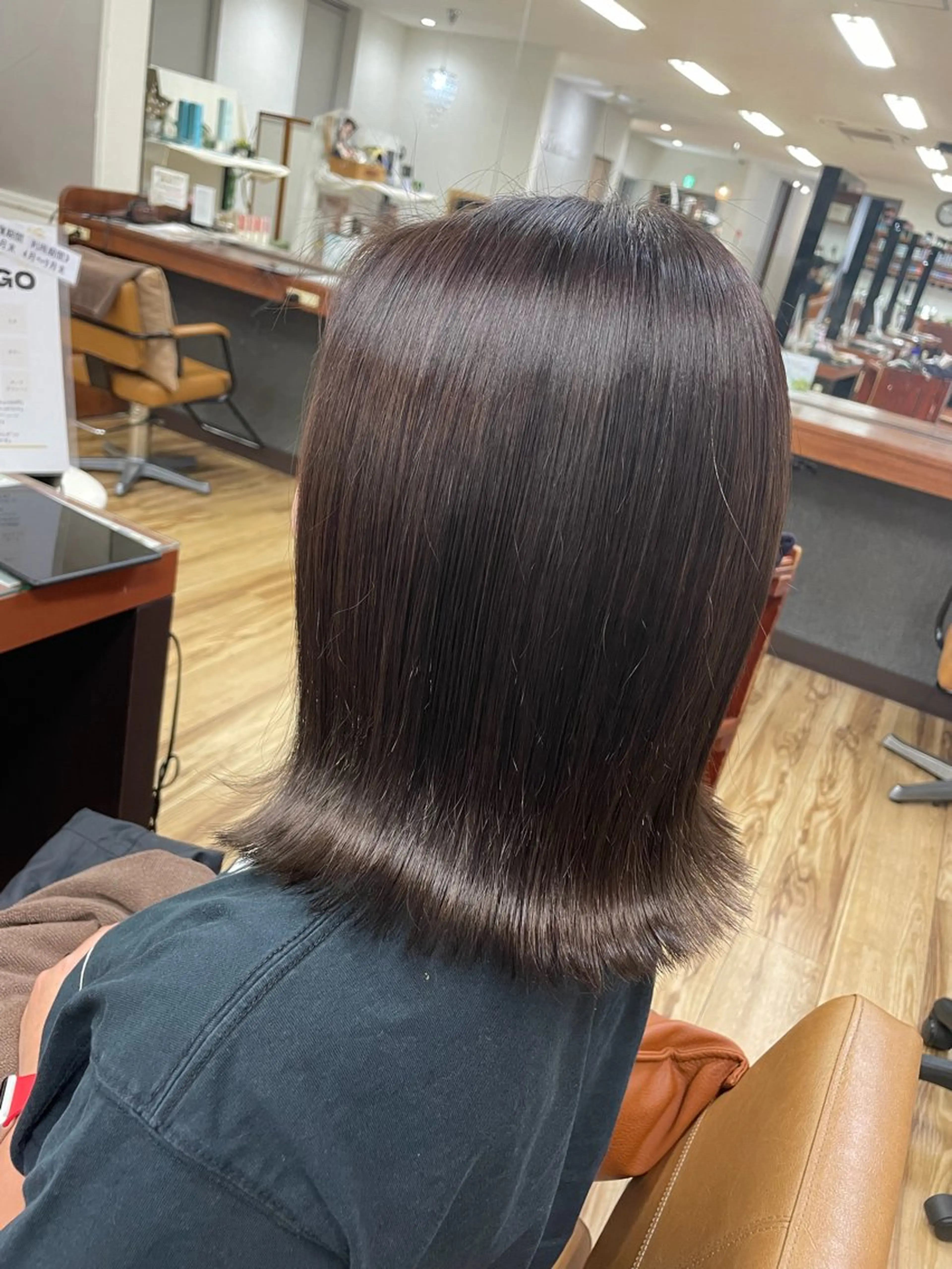 ミディアム 榮 百合香のヘアスタイル