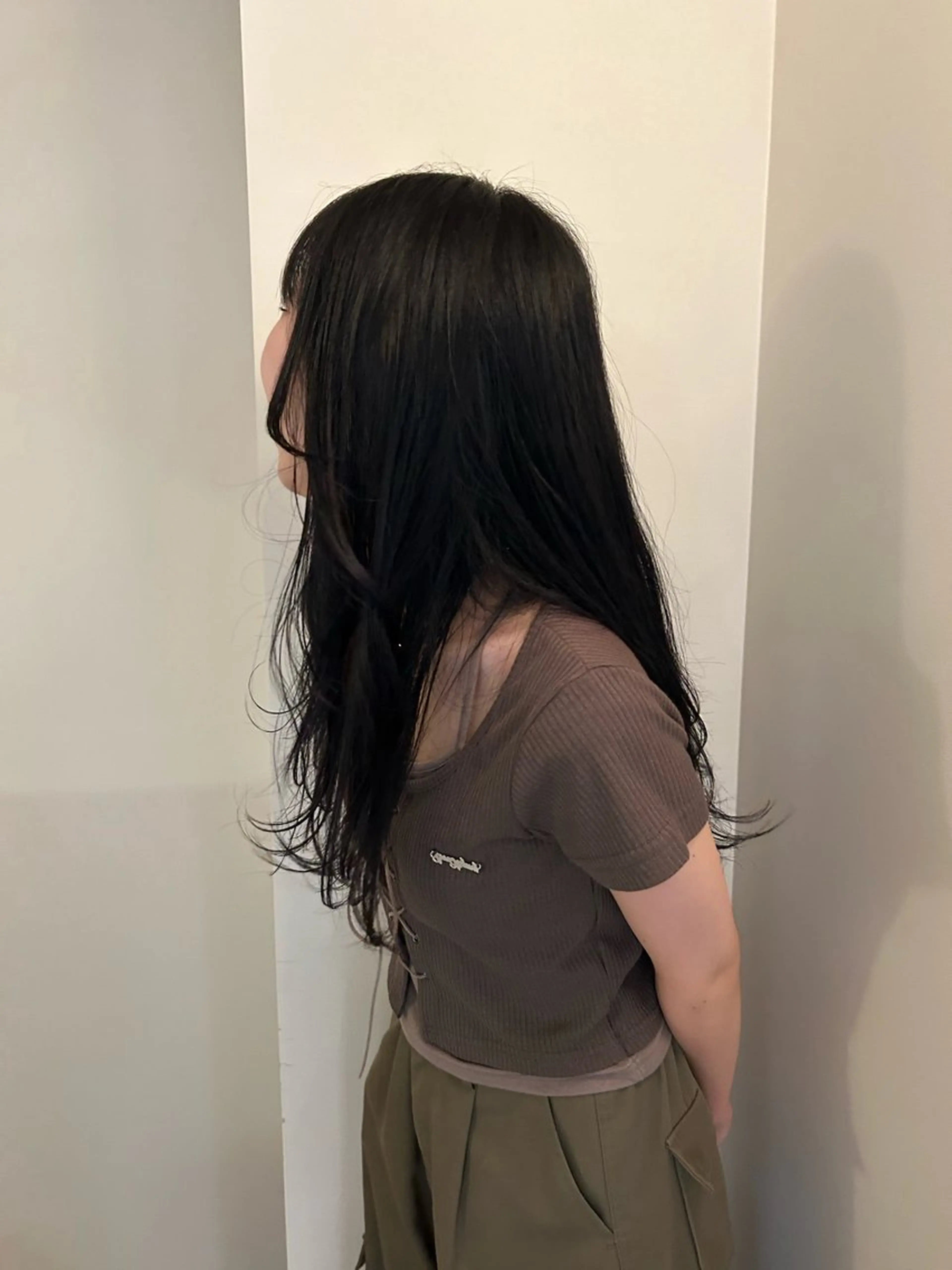 ロング カラー 黒髪 ブルーカラー ブルーブラック yewscent / konaのヘアスタイル