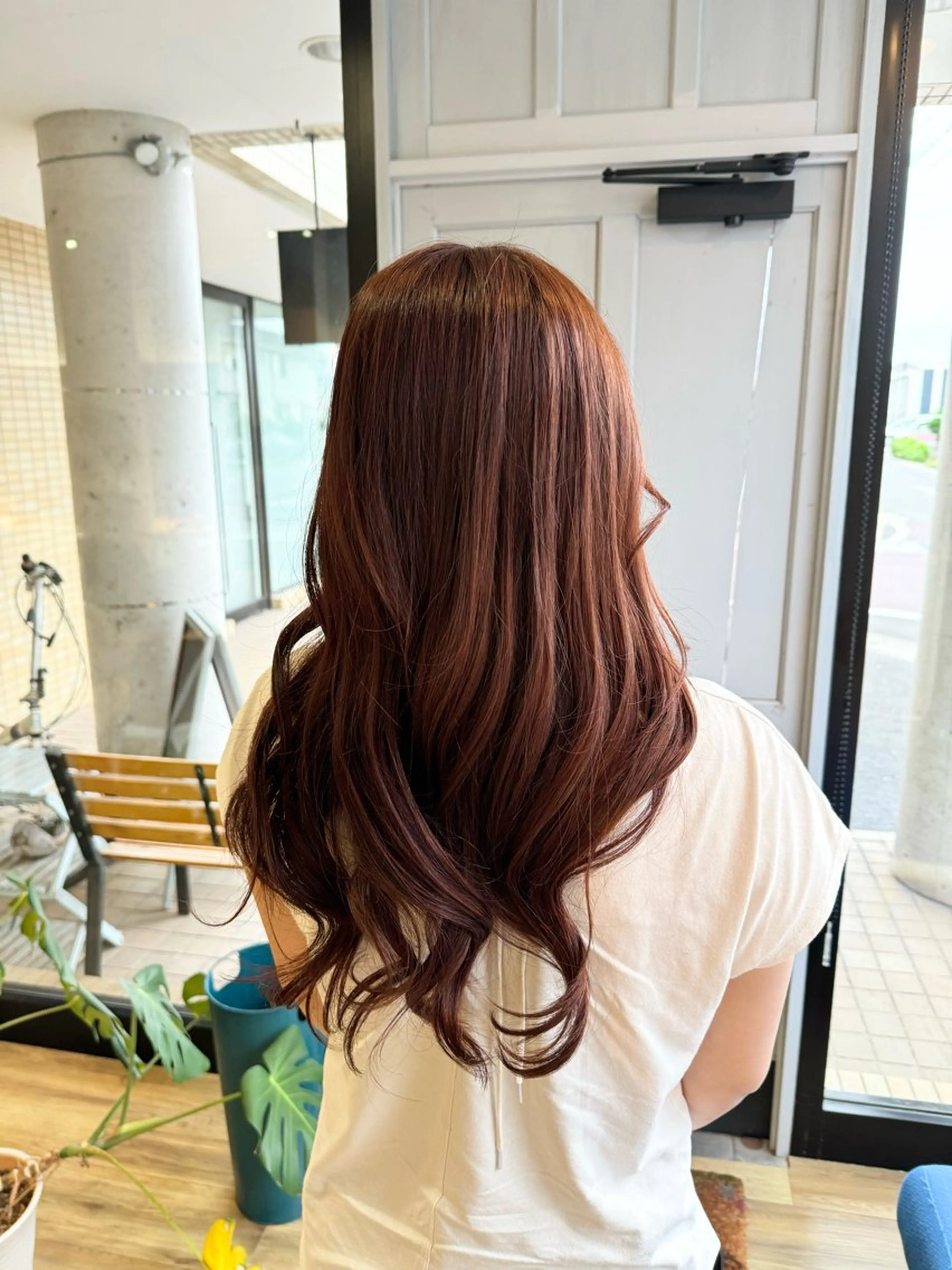 ロング カラー ピンクカラー レッドカラー ヘアカラー トリートメント ツキダテ ユイのヘアスタイル