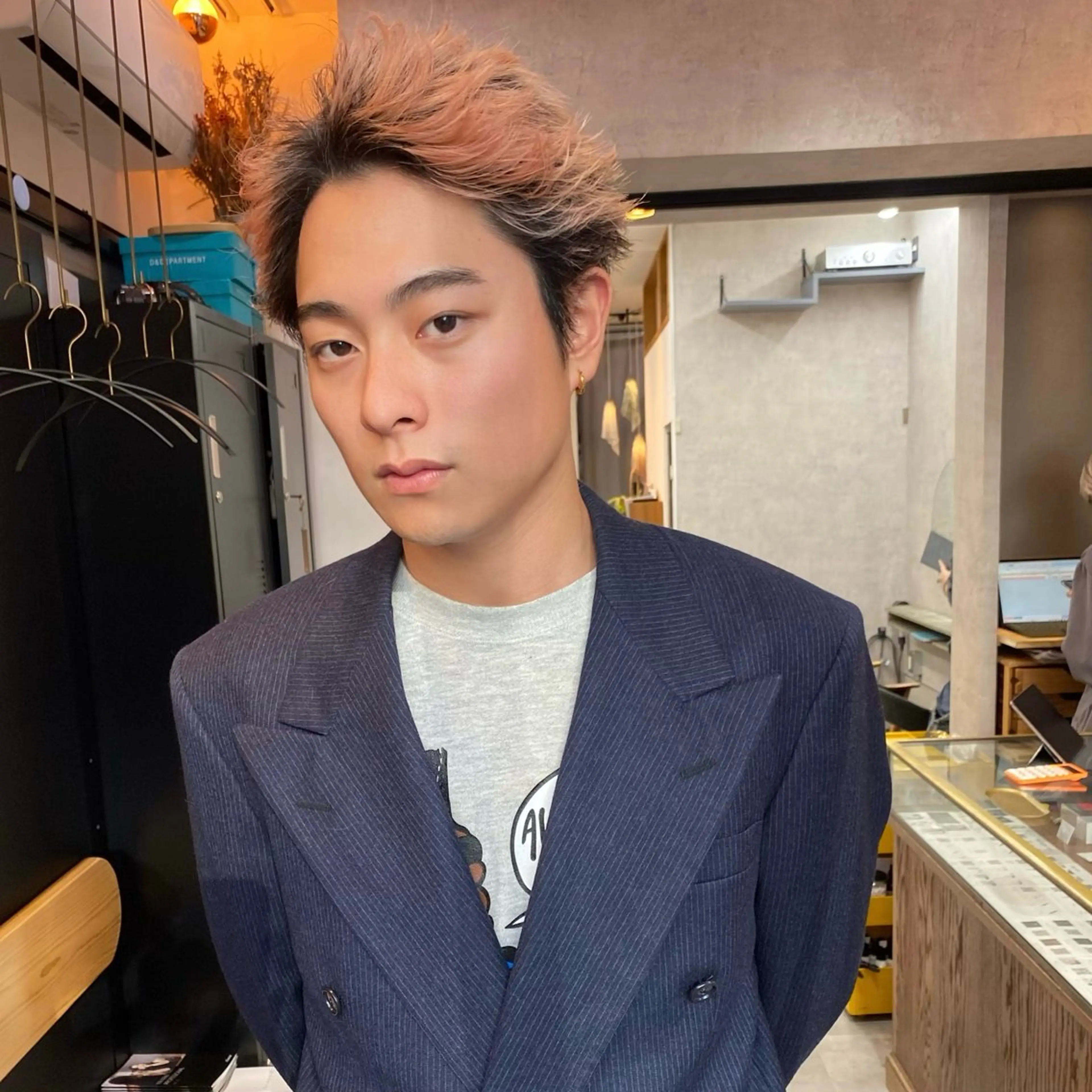 ショート カラー ダウンパーマ 【sity.ザイク】のヘアスタイル