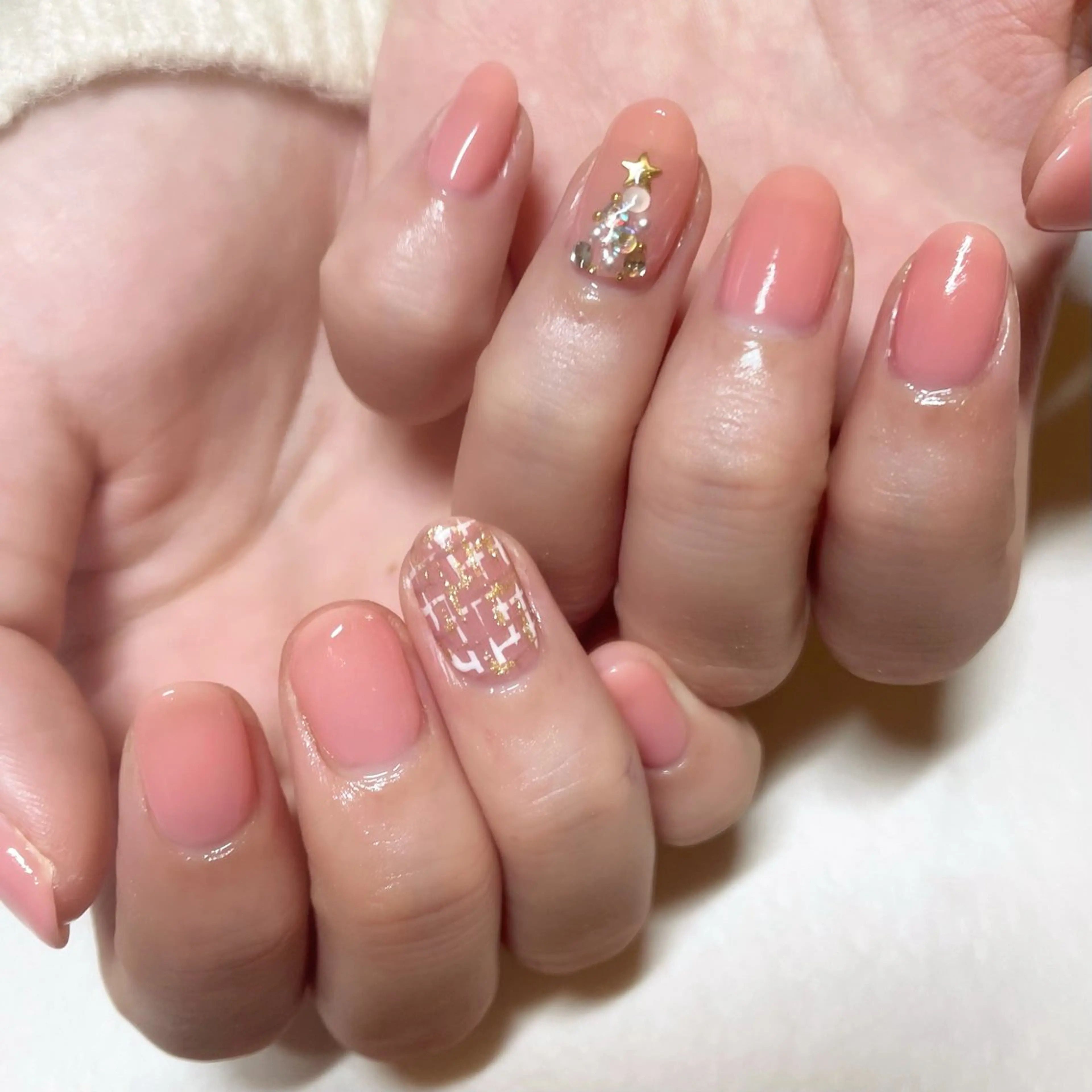 ネイル 冬ネイル クリスマス ハンドネイル 佐藤 芽衣のネイルデザイン