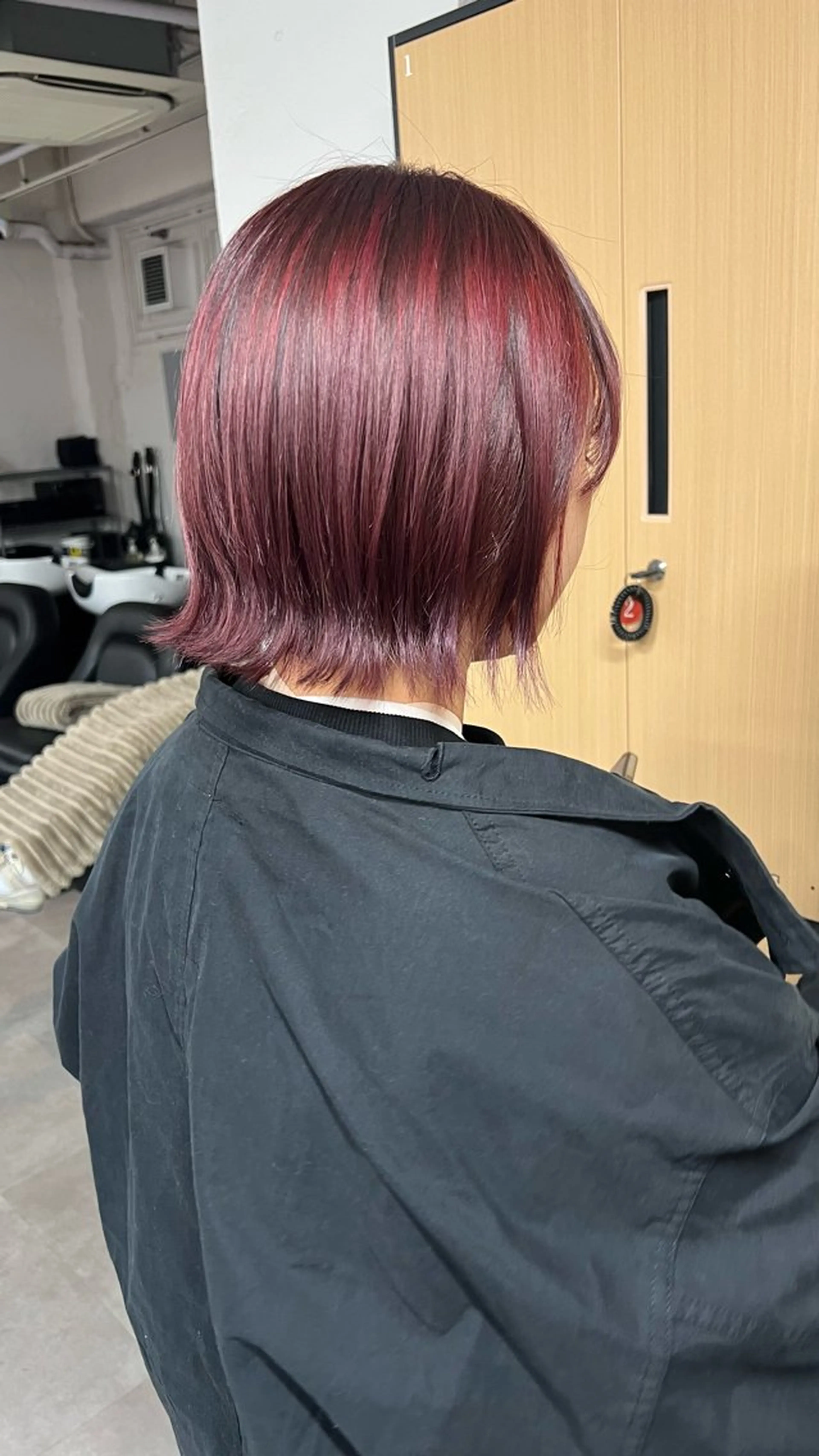 ショート カラー ブリーチ ブリーチなしカラー レッドカラー カット ヘアカラー トリートメント 🎀tokute ナオ🧸のヘアスタイル