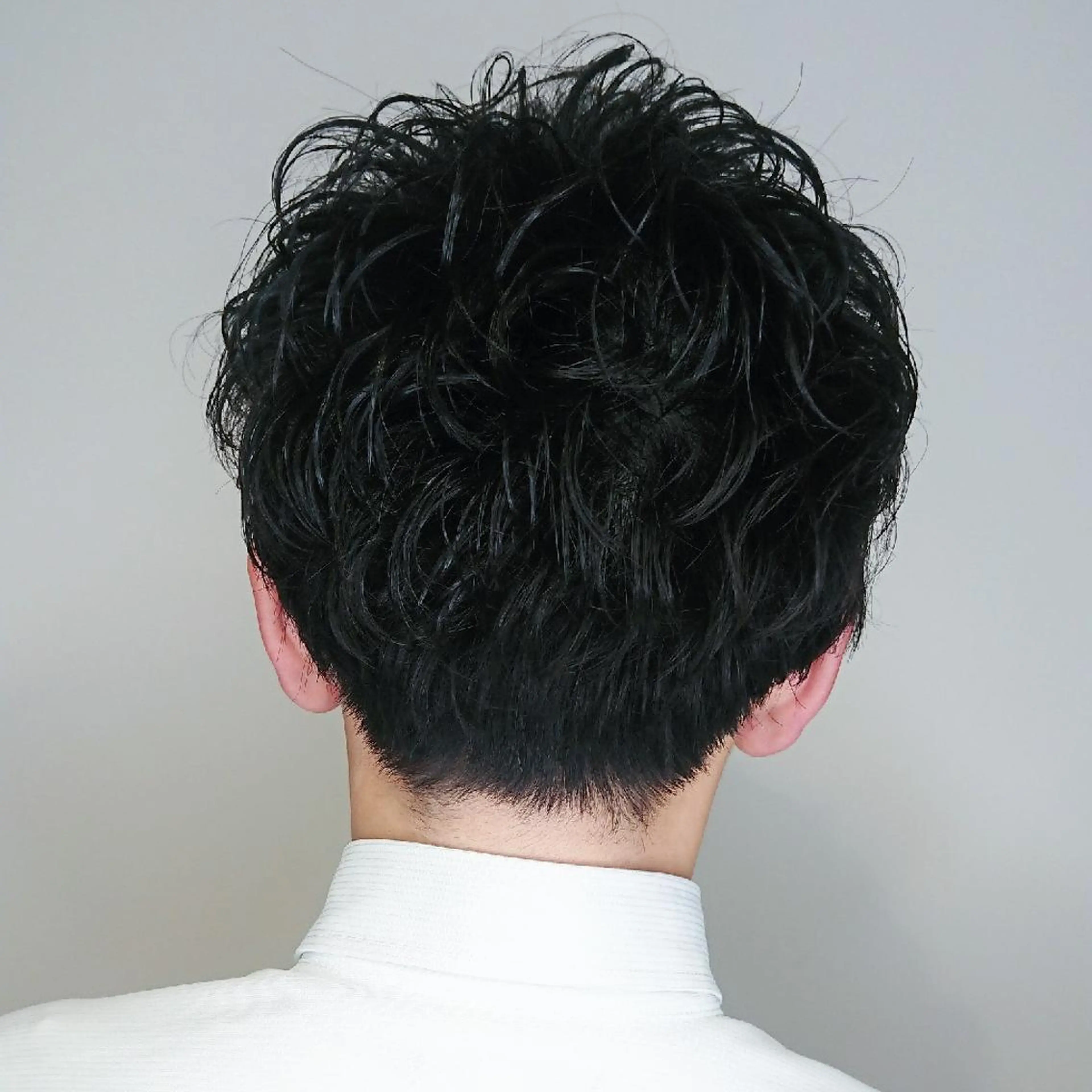 メンズ カラー パーマ ブリーチ/ヘアケア/ 艶髪/イギチハルのヘアスタイル