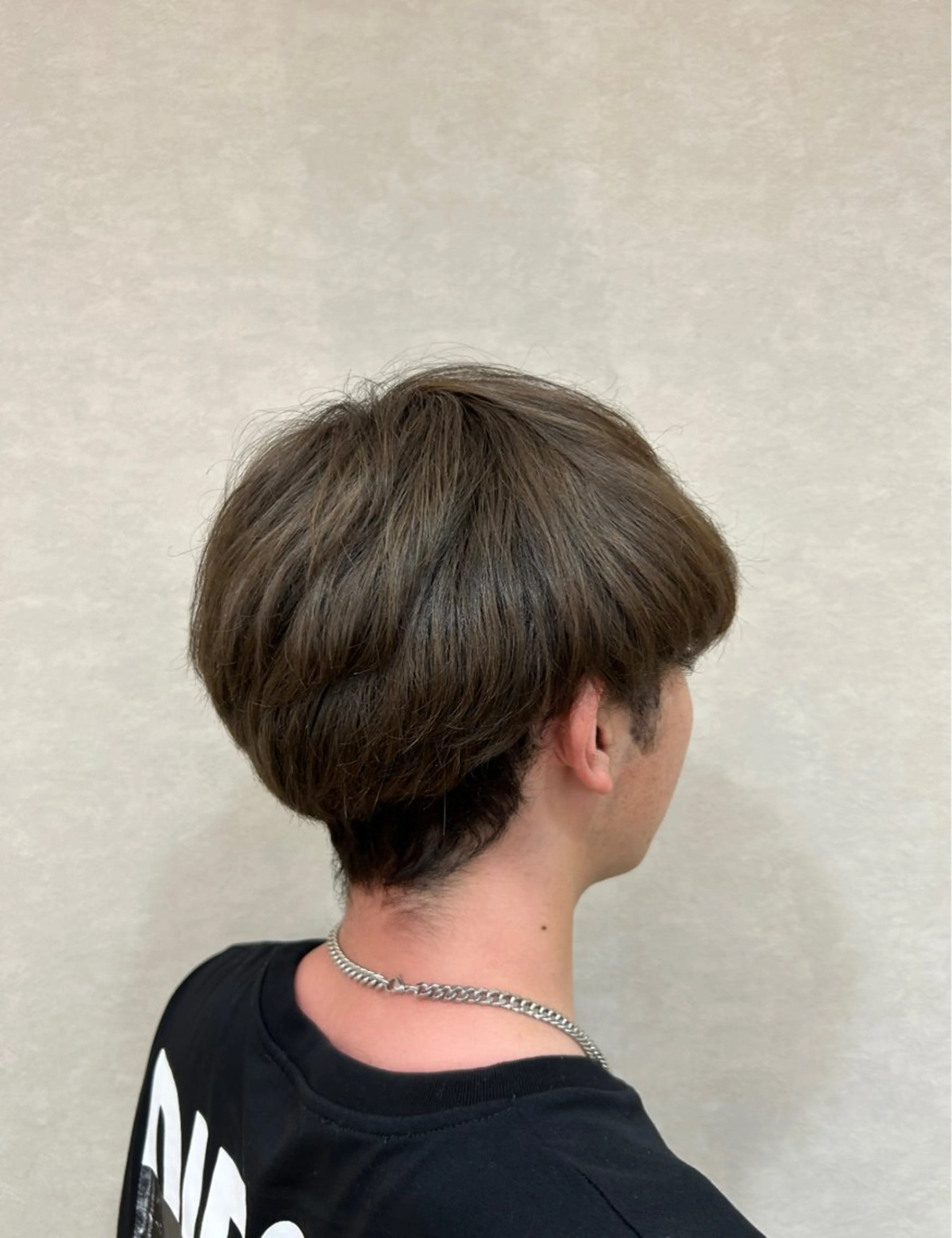 ショート カラー メンズ メンズブリーチ ブリーチ 透明感カラー 根石 結菜のヘアスタイル