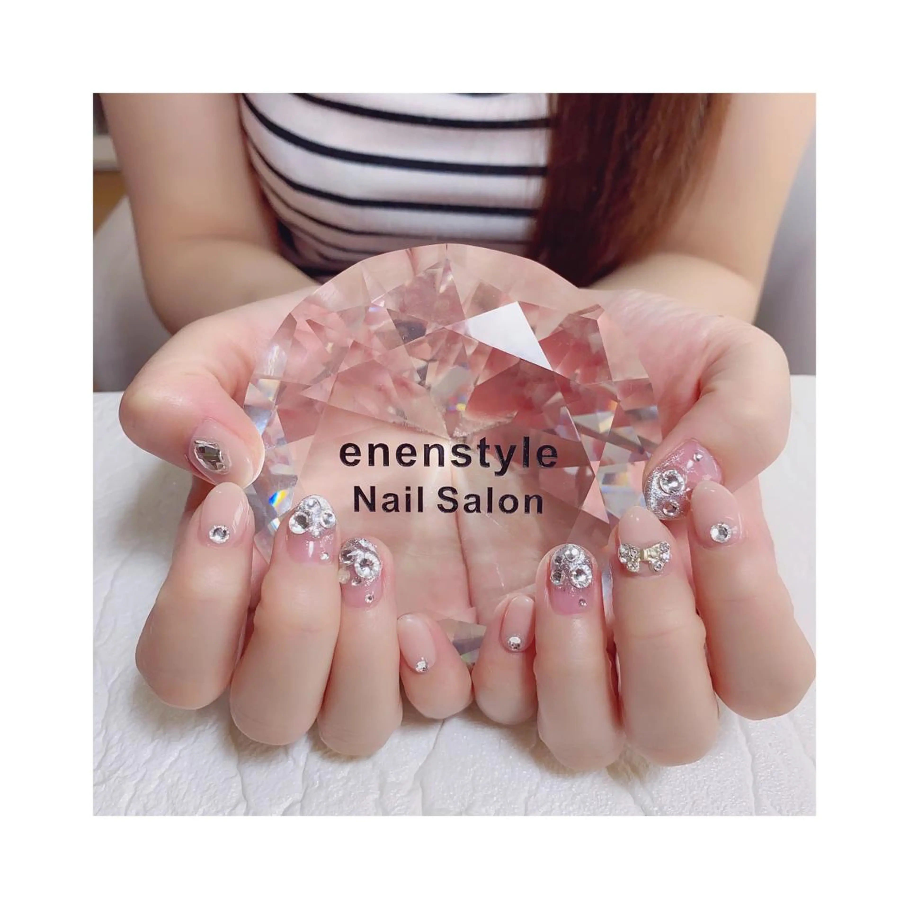 ミディアム ネイル ジェルネイル ニュアンスネイル オフィスネイル ワンカラーネイル パラジェル ハンドネイル 👑enen style👑のネイルデザイン