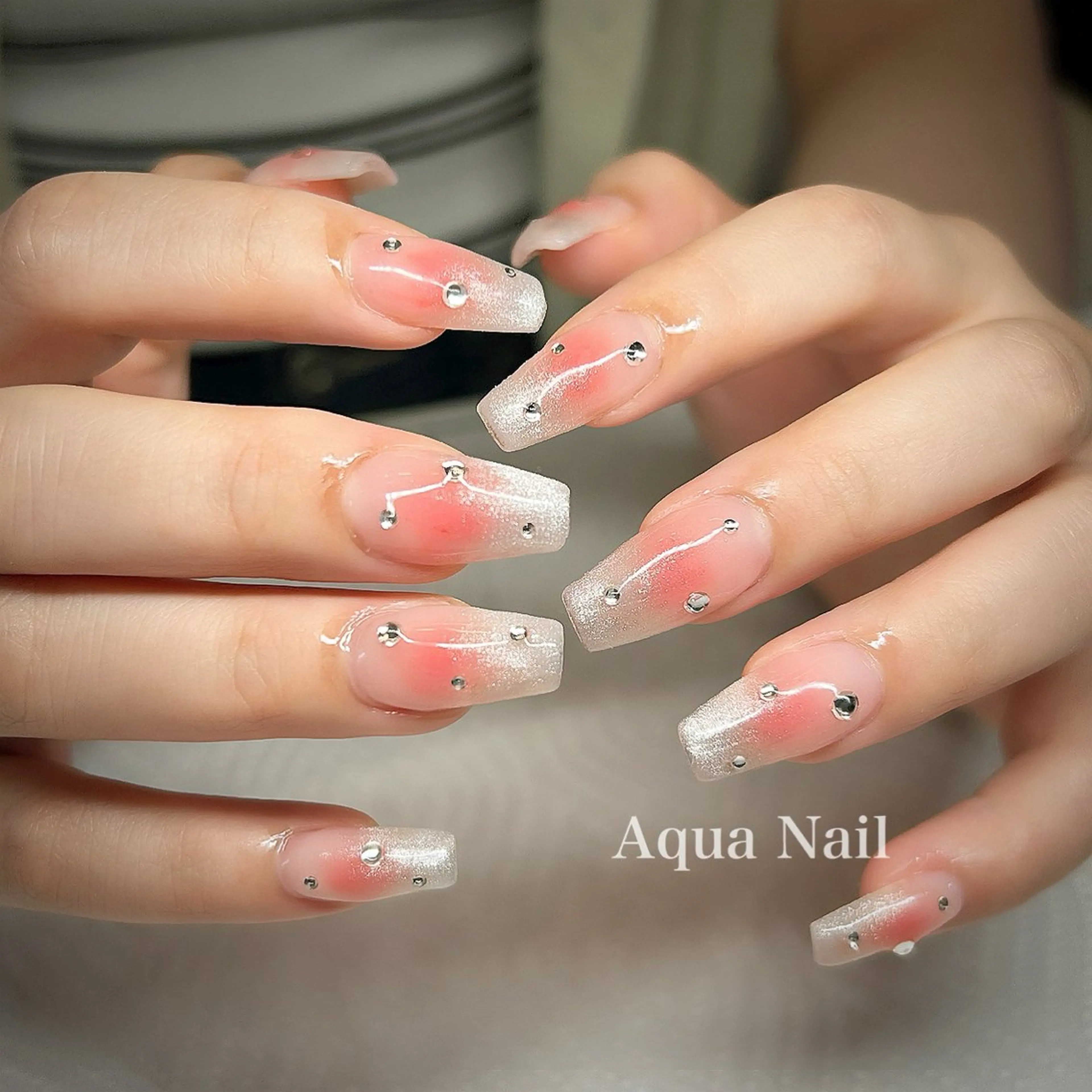 ネイル チークネイル 氷ネイル・うるうるネイル キラキラネイル 韓国ネイル スカルプネイル ハンドネイル AQUA NAILのネイルデザイン