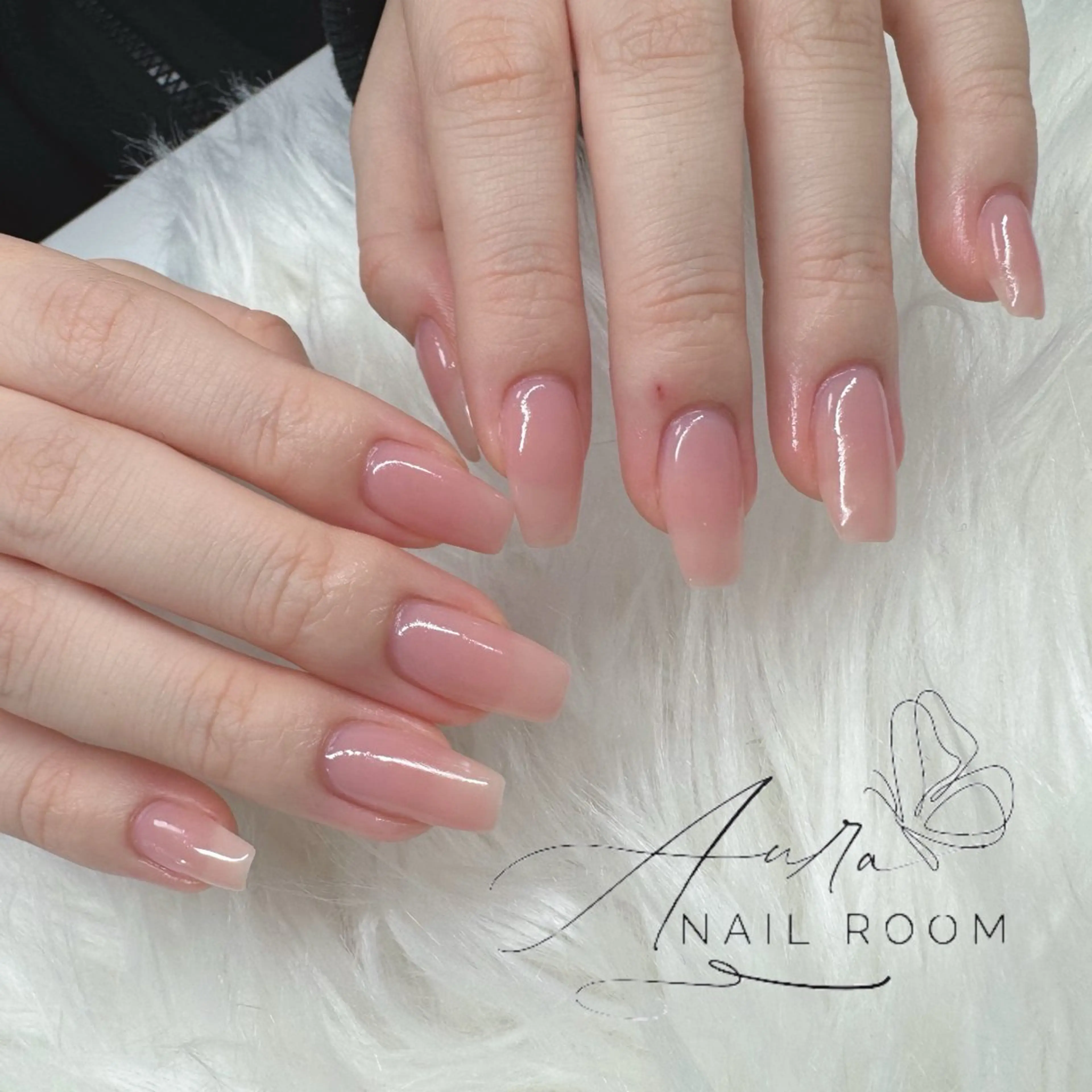 ネイル Luna (Aura nail room)のネイルデザイン