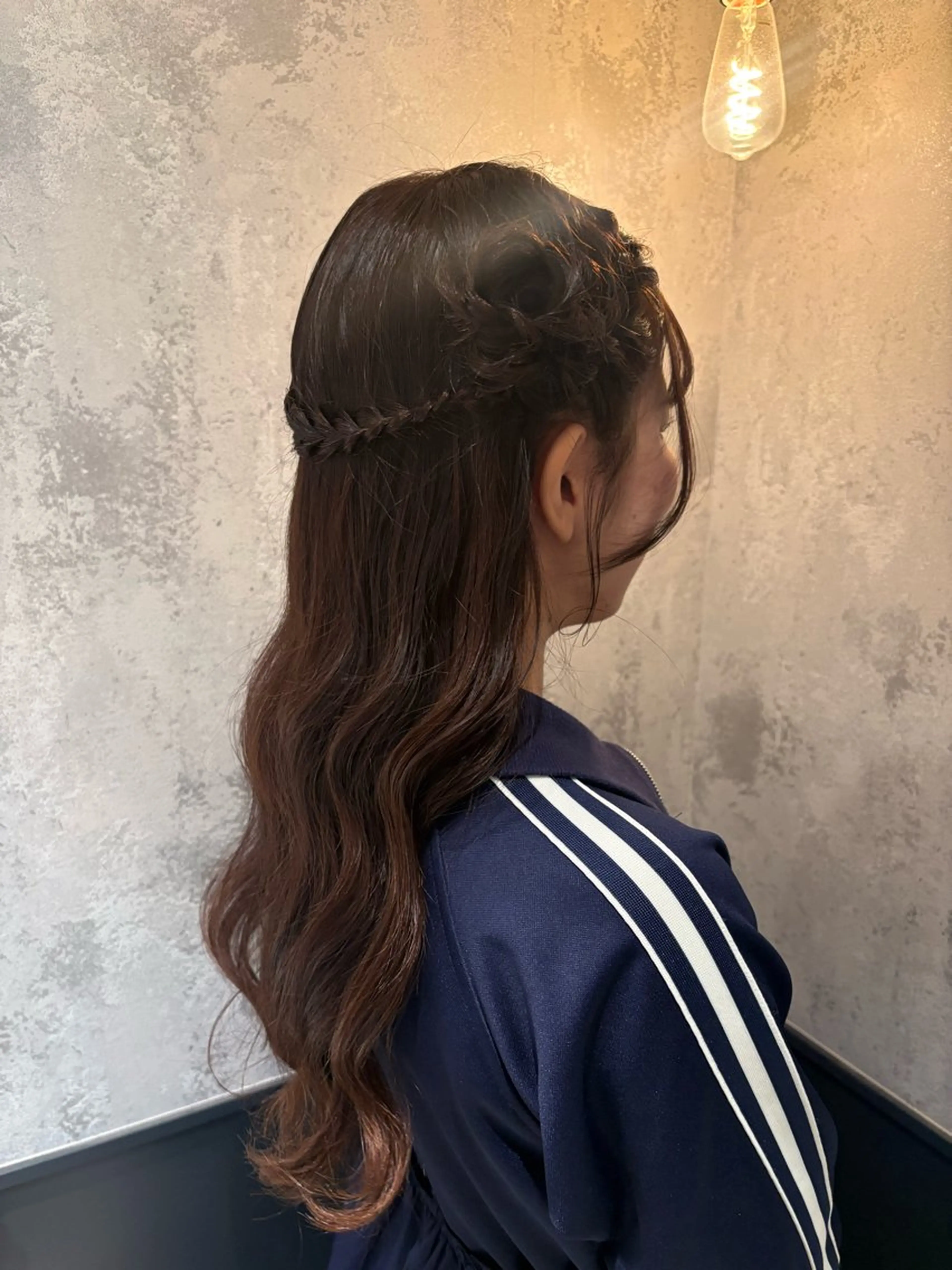 セミロング 向山 月雫のヘアスタイル
