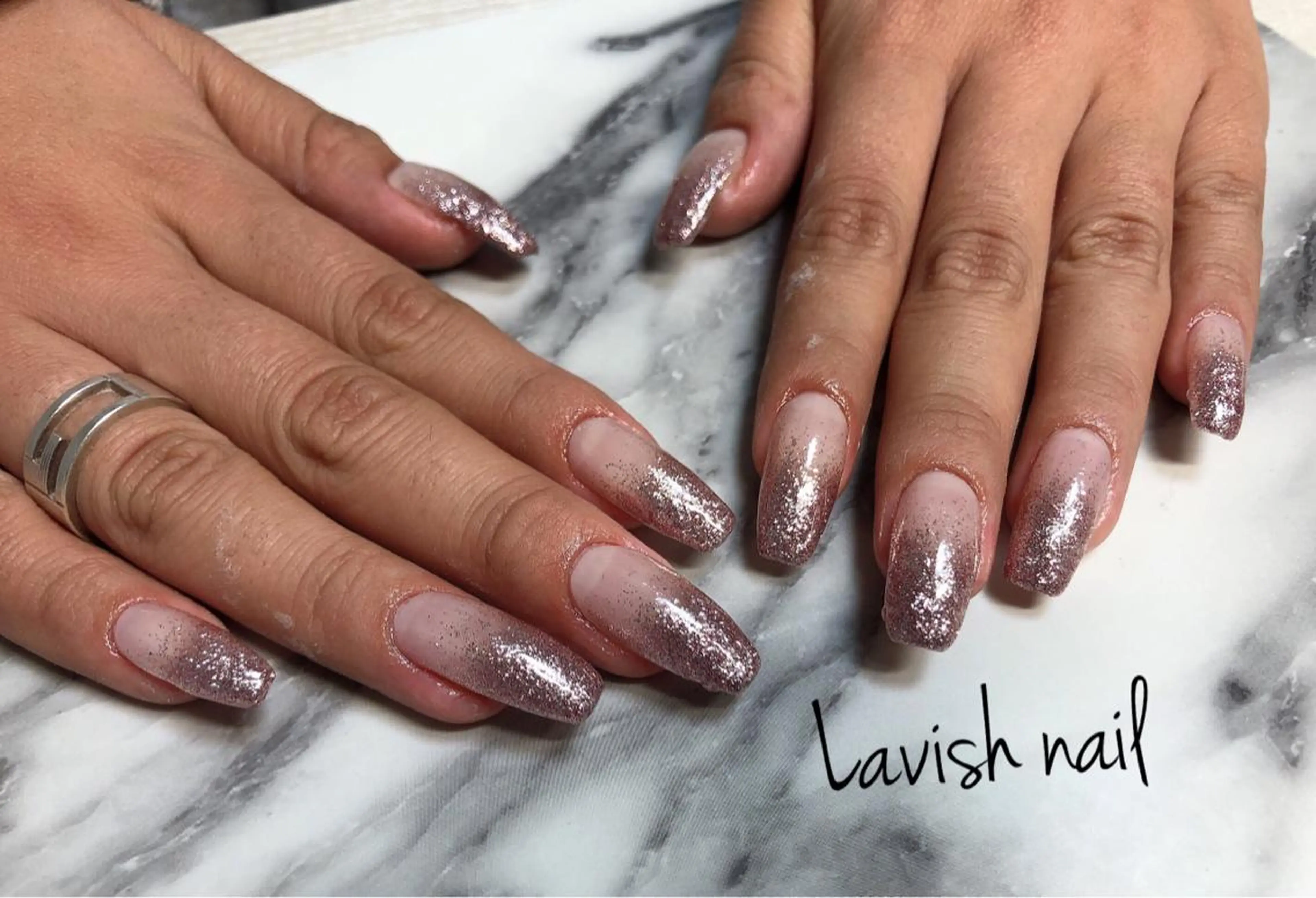 ネイル グラデーション ラメ(グリッター) ラメグラデーション スカルプネイル ハンドネイル Lavish nailのネイルデザイン