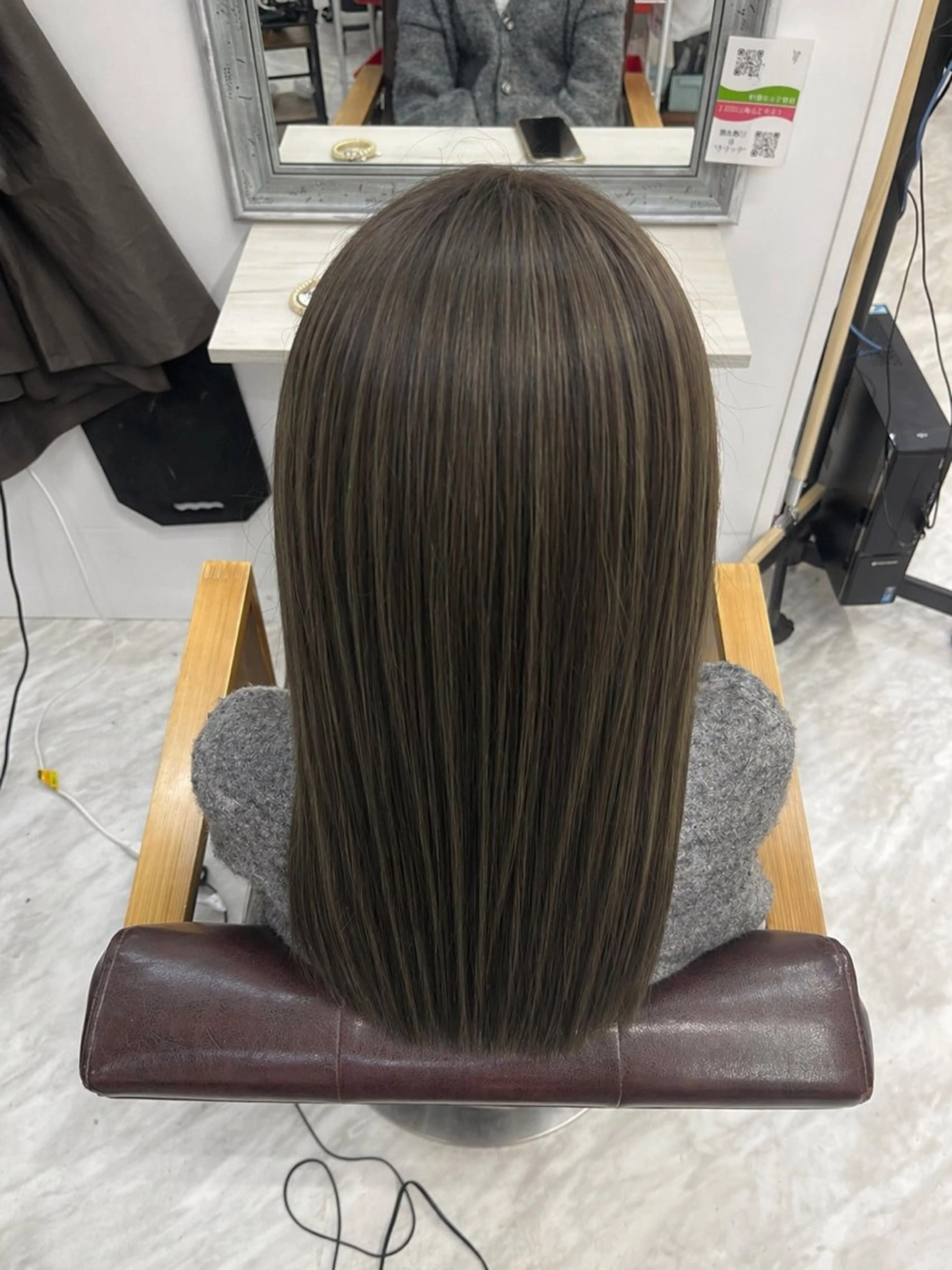 カラー 森元 優衣のヘアスタイル