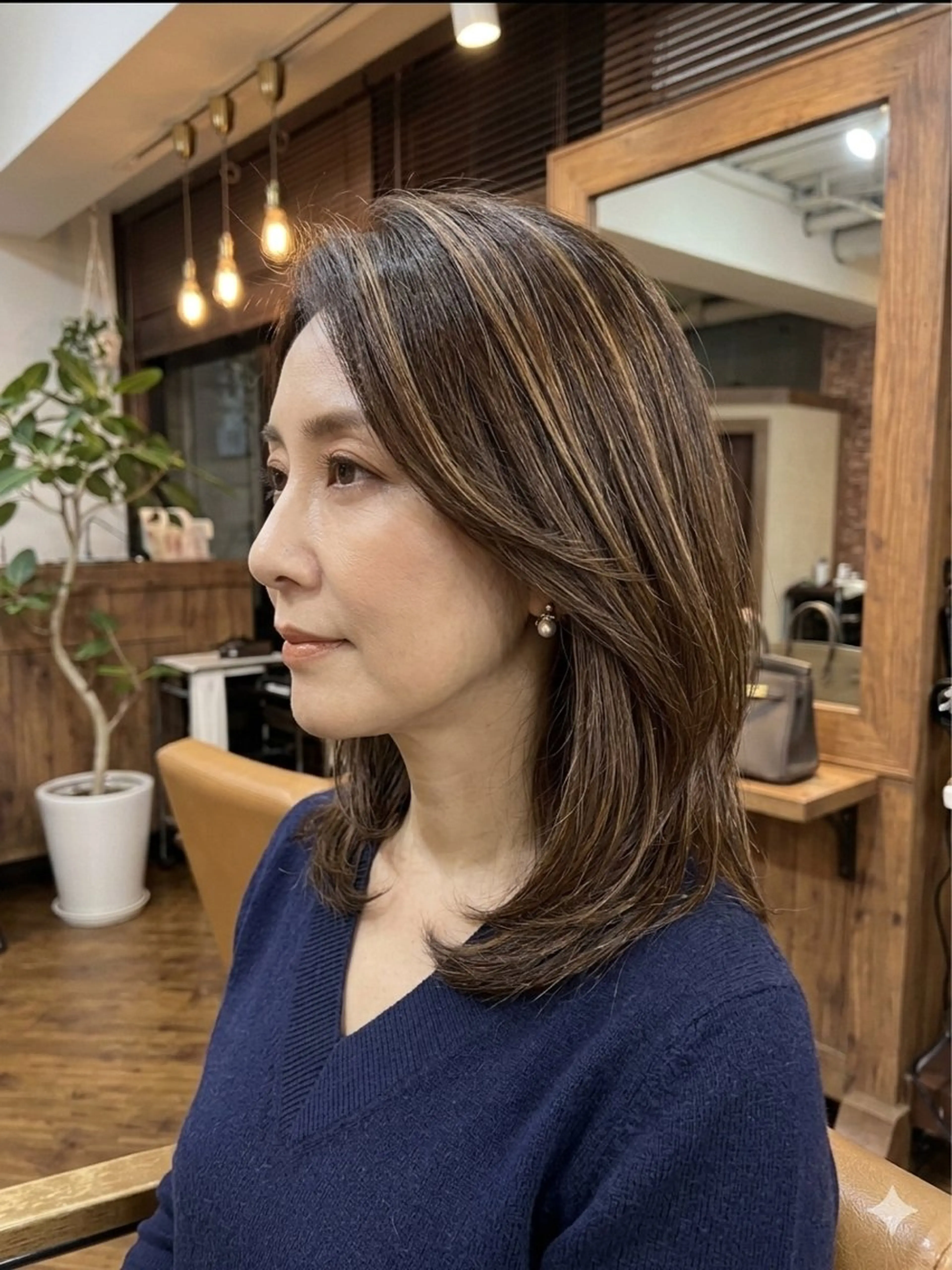 セミロング 顔まわりレイヤー ハイライト レイヤーカット 艶髪/髪質改善/ レイヤー/鈴木慎一のヘアスタイル