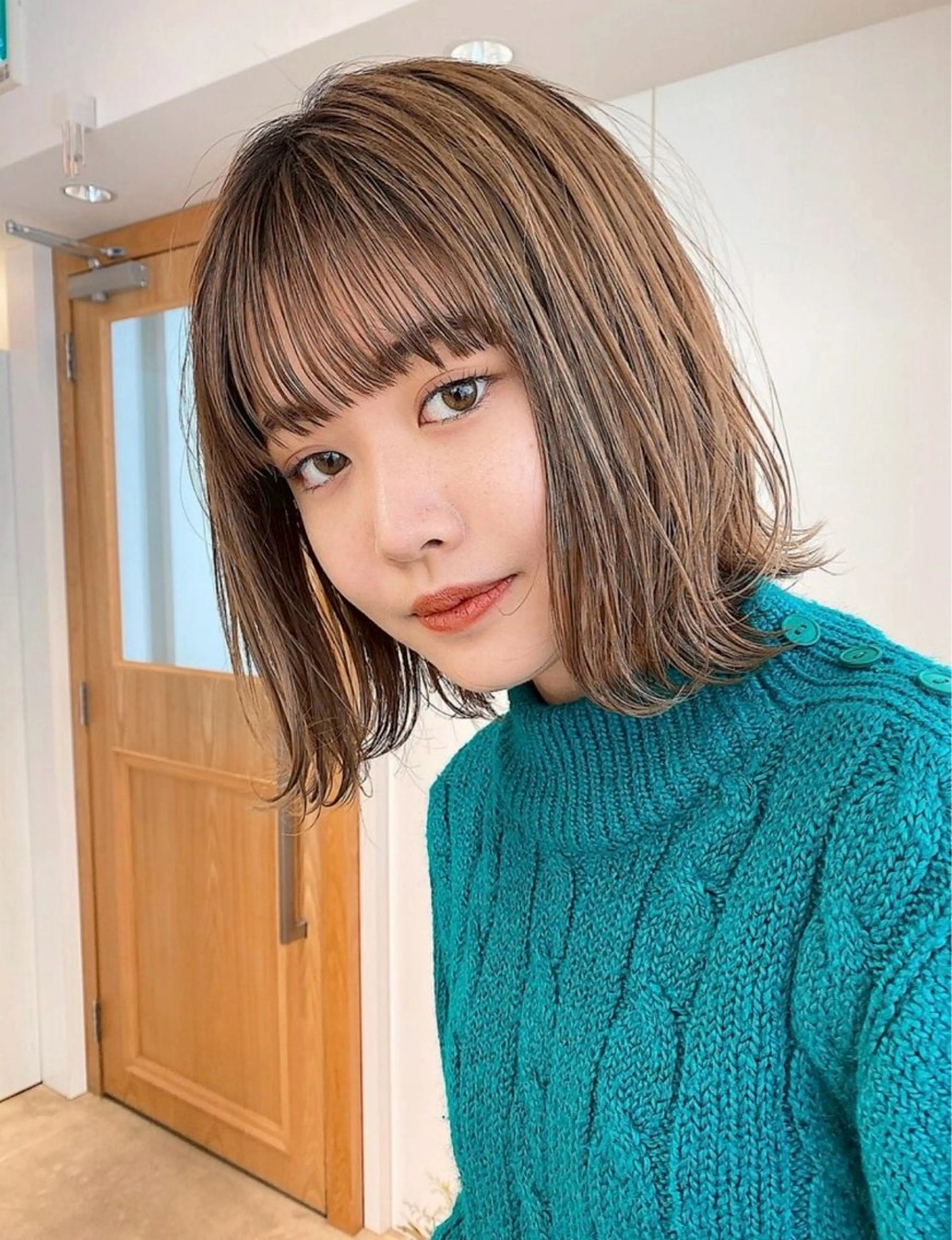 ミディアム ショート・透明感 カラーconomiのヘアスタイル