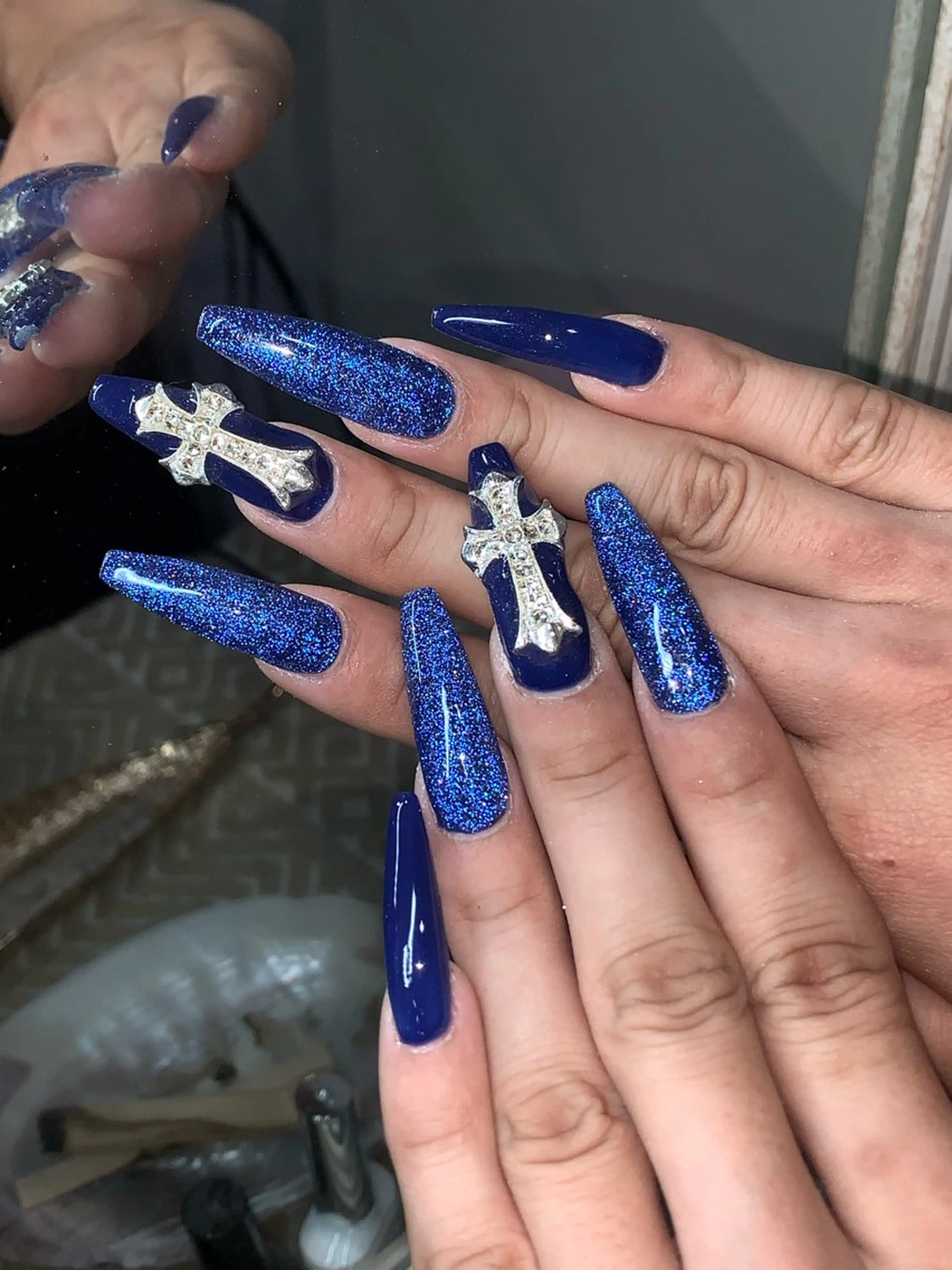 ネイル ハンドネイル さゆり￤推しキャラ ￤ロングネイル🩷のネイルデザイン