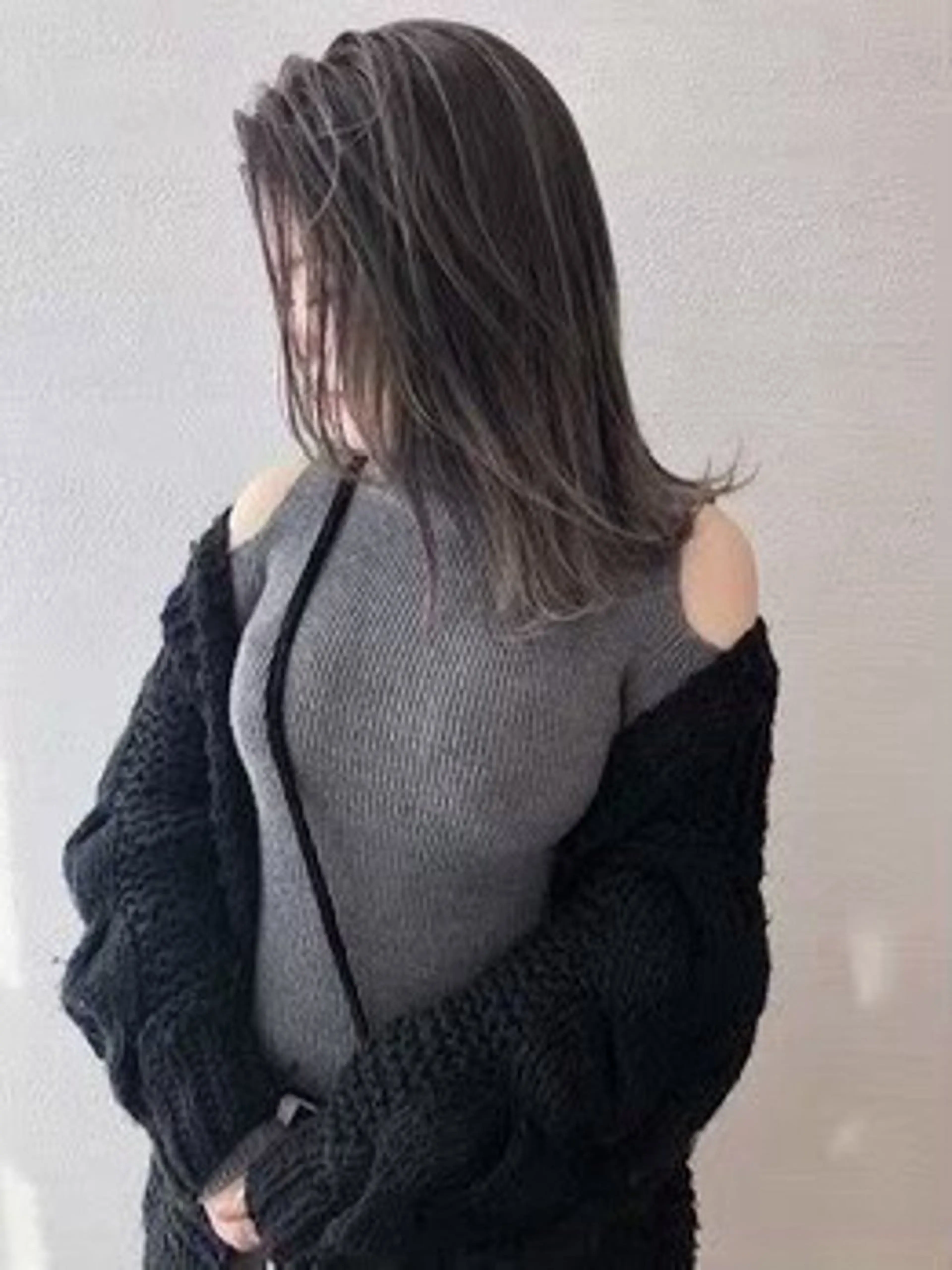 ミディアム カラー ベージュカラー 透明感カラー グレージュ くびれヘア レイヤーカット ヘアカラー ハイトーン ブリーチ azu/中庄駅前店のヘアスタイル