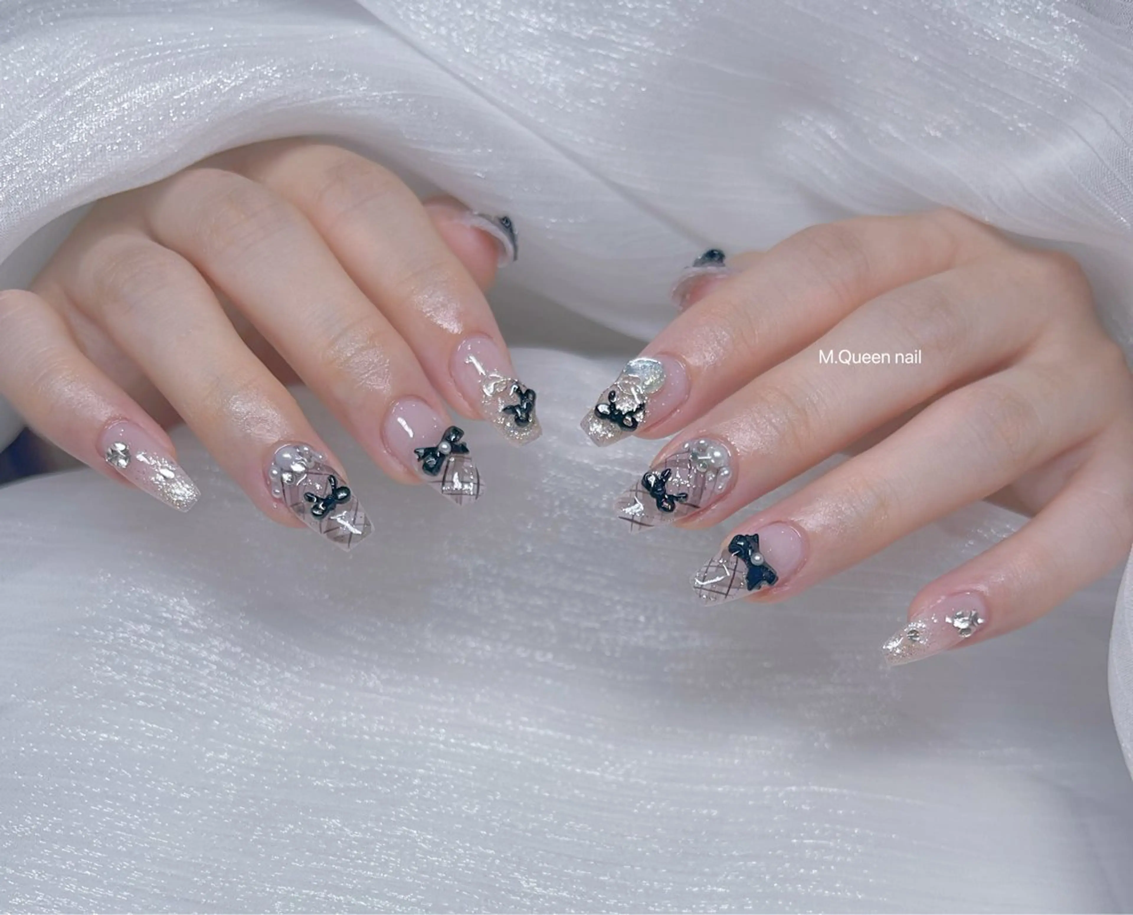 ネイル MQueen ネイルサロンマルのネイルデザイン