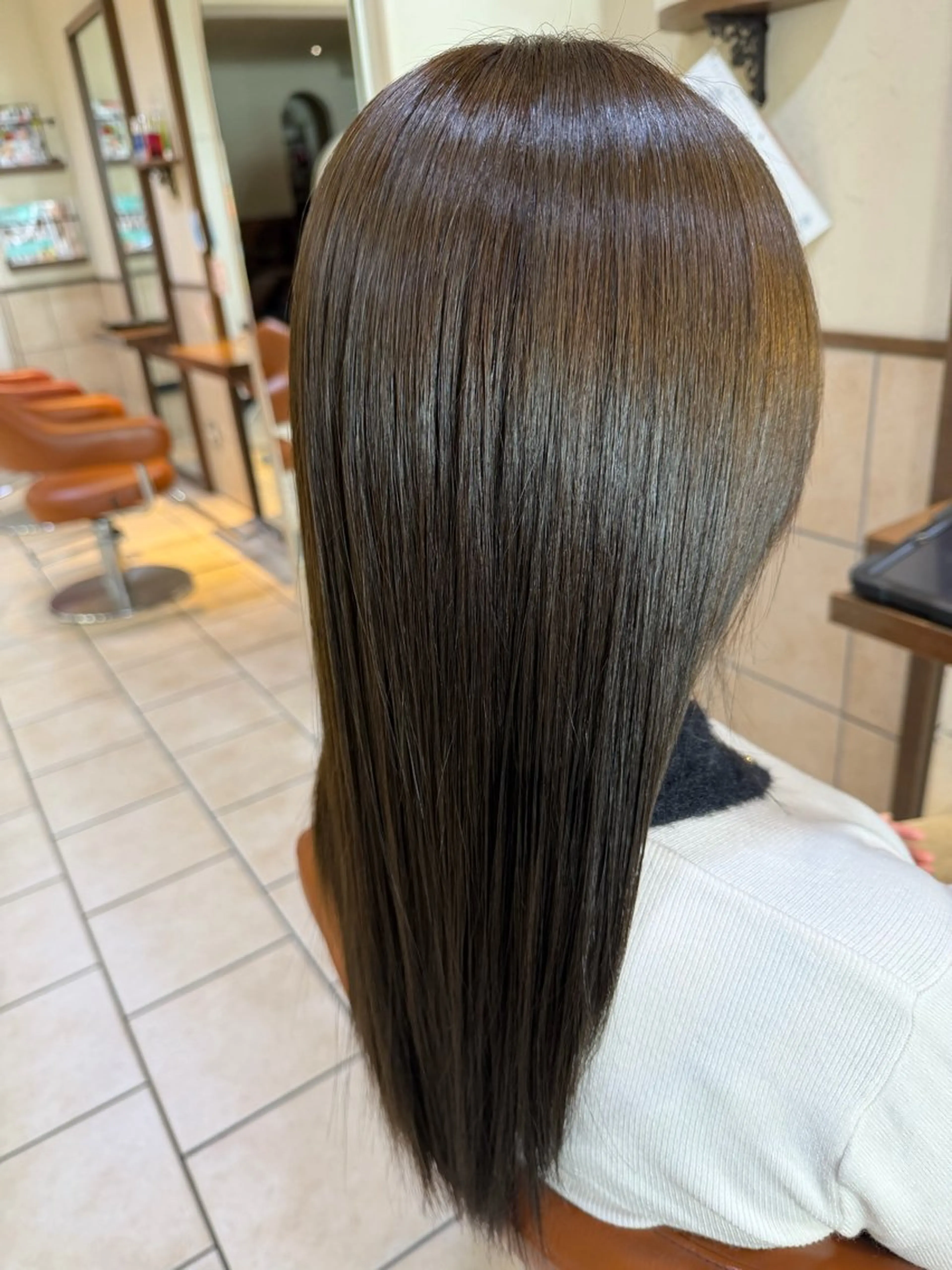 ロング カラー 井上 琉菜のヘアスタイル