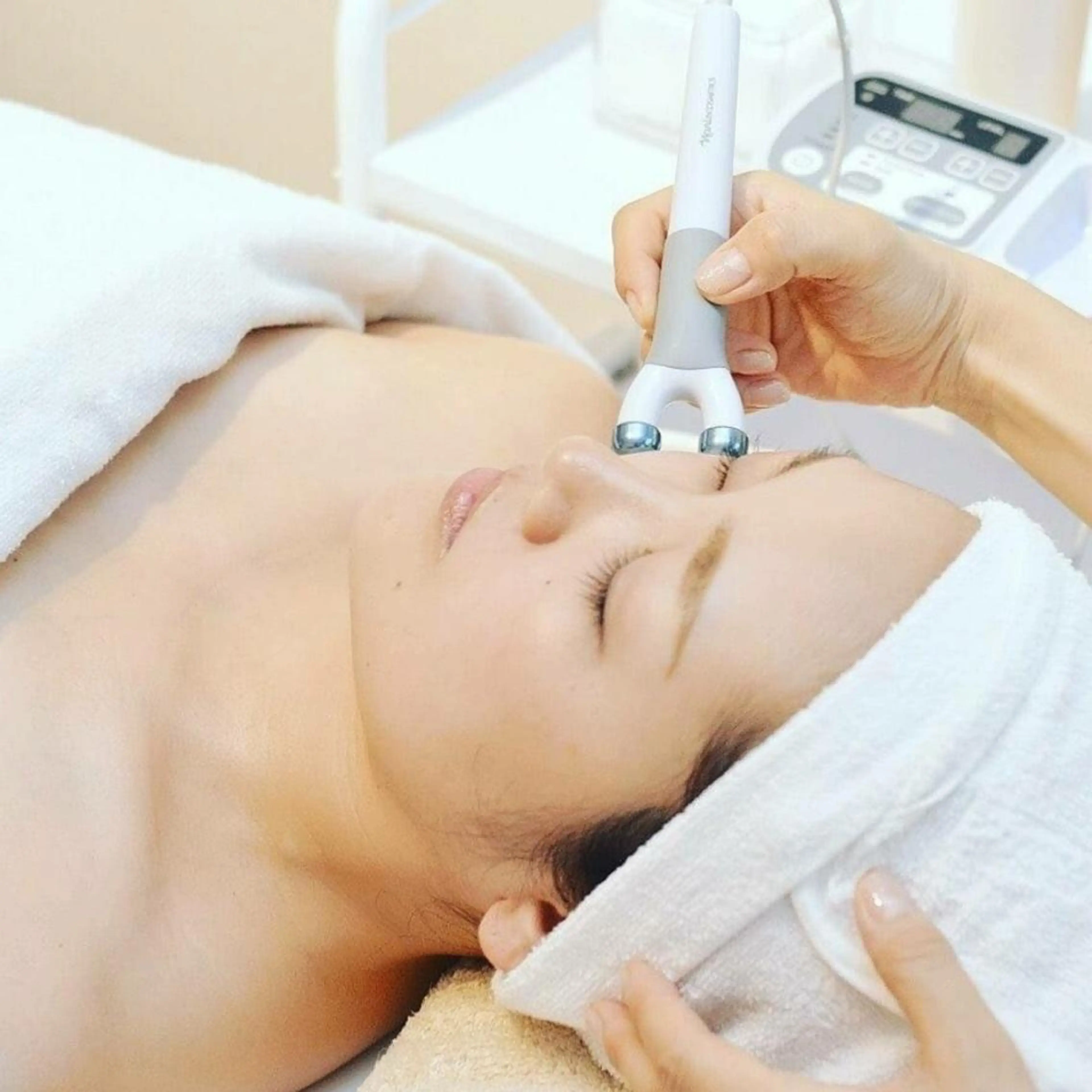 最新💆✨✨エステポレーション・EMS(たるみ 小じわ くすみ シミ)の写真