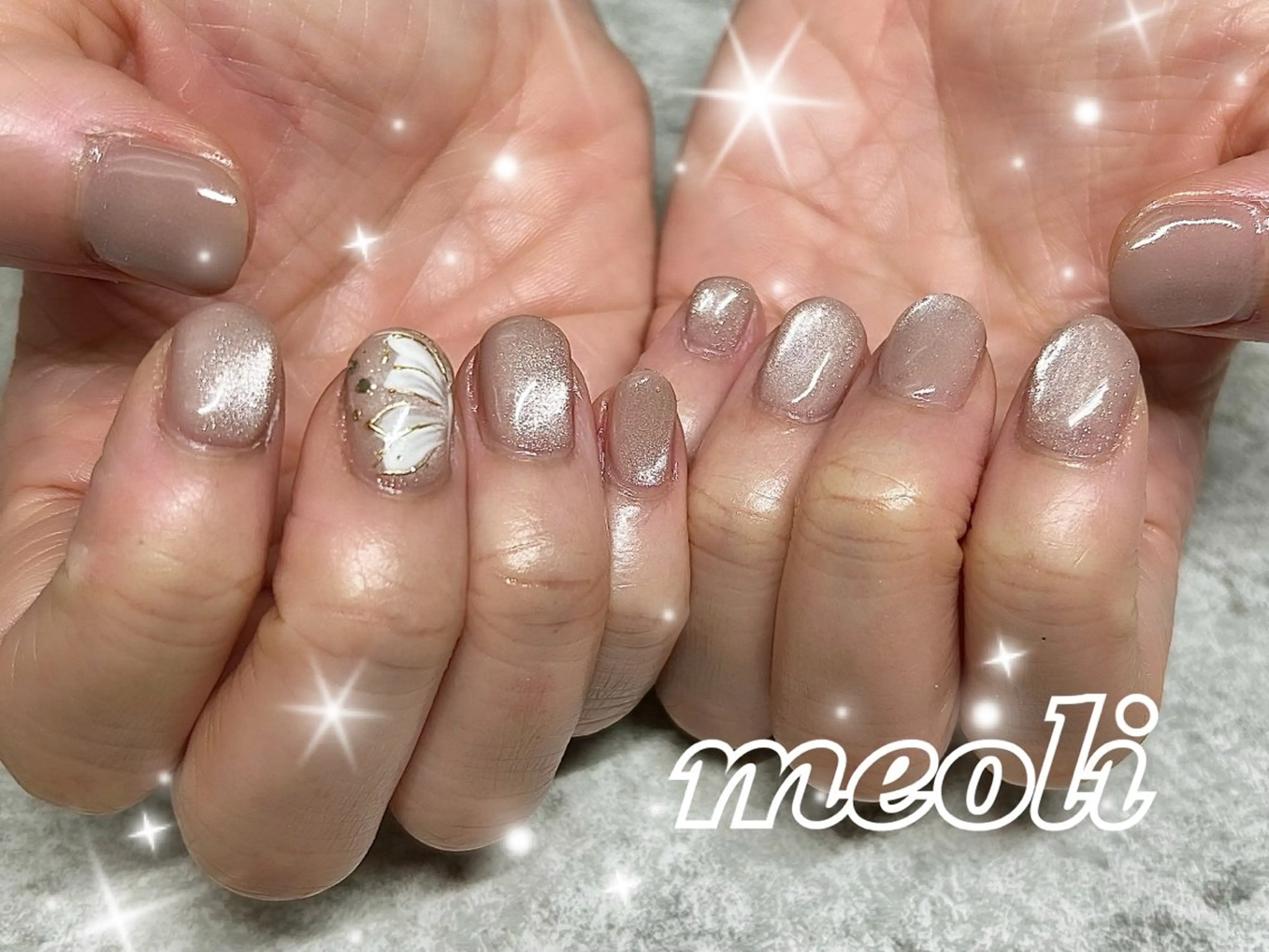 ネイル アートネイル ブラウン マグネットネイル マグネットワンカラー ワンカラーネイル ハンドネイル nail salon meoli　アヤのネイルデザイン