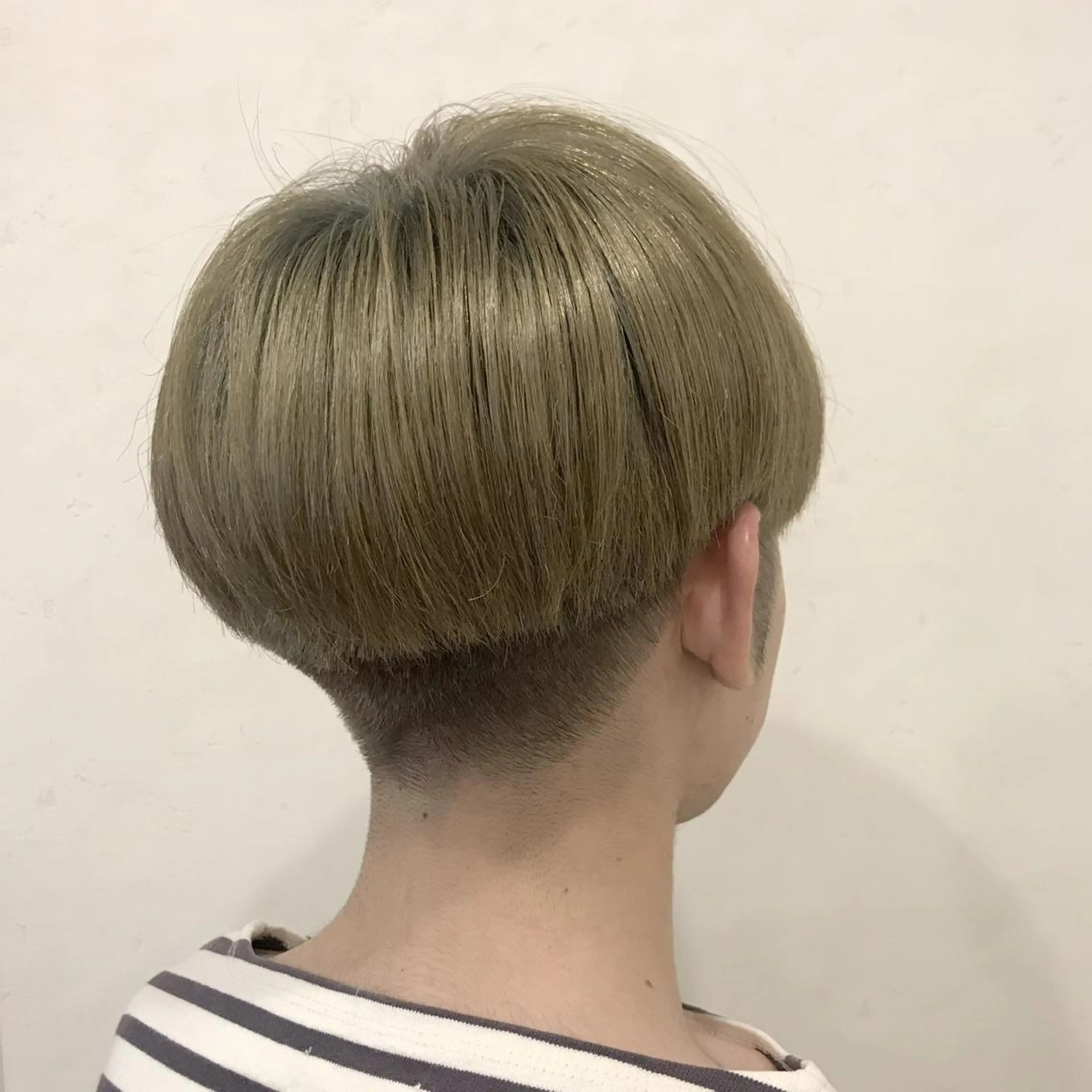 【メンズ限定】ケアブリーチ＋オンカラー＋ケアトリートメント¥9000の写真