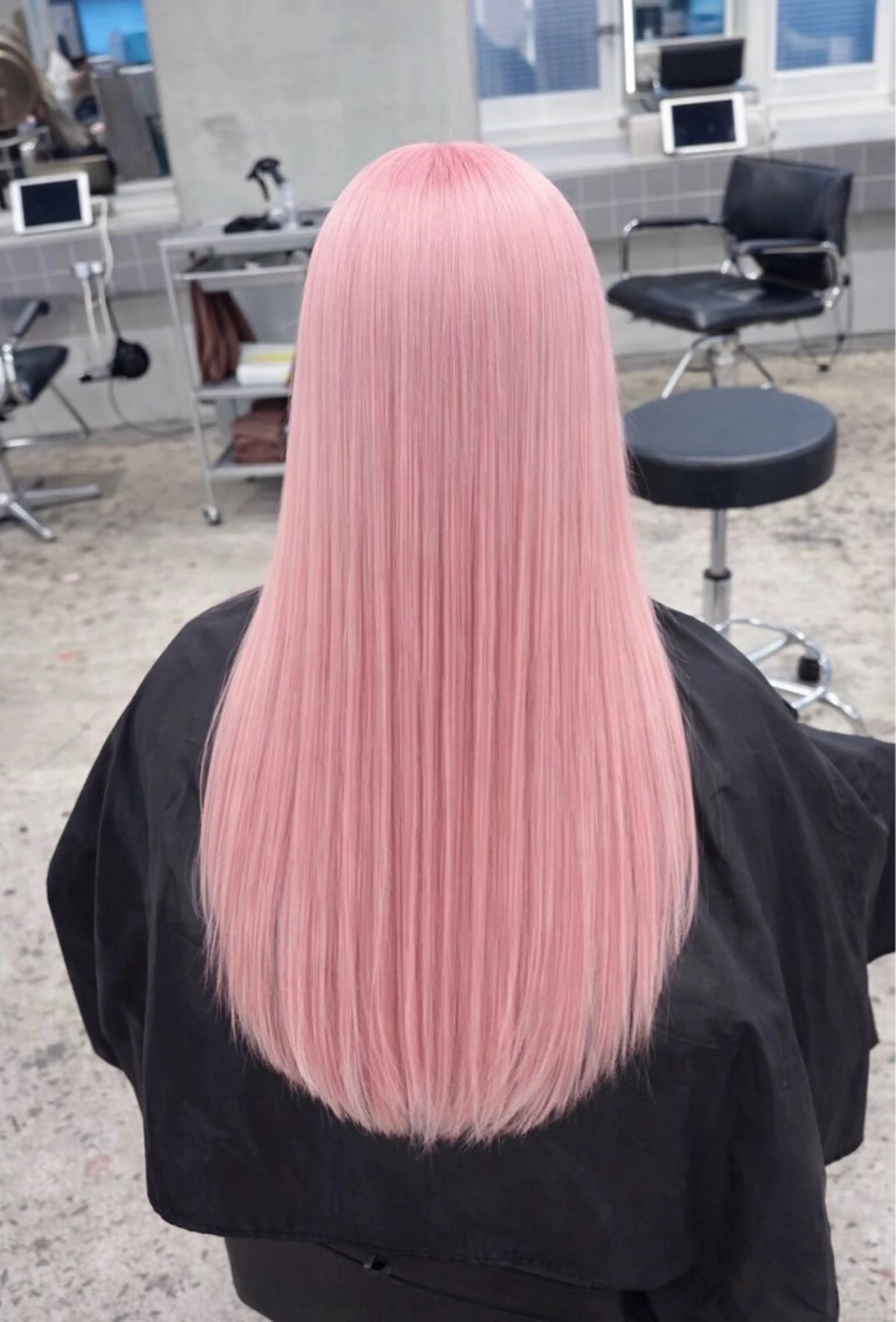 ロング ヘアカラー るかハイトーンピンク カラー/プルエクステのヘアスタイル