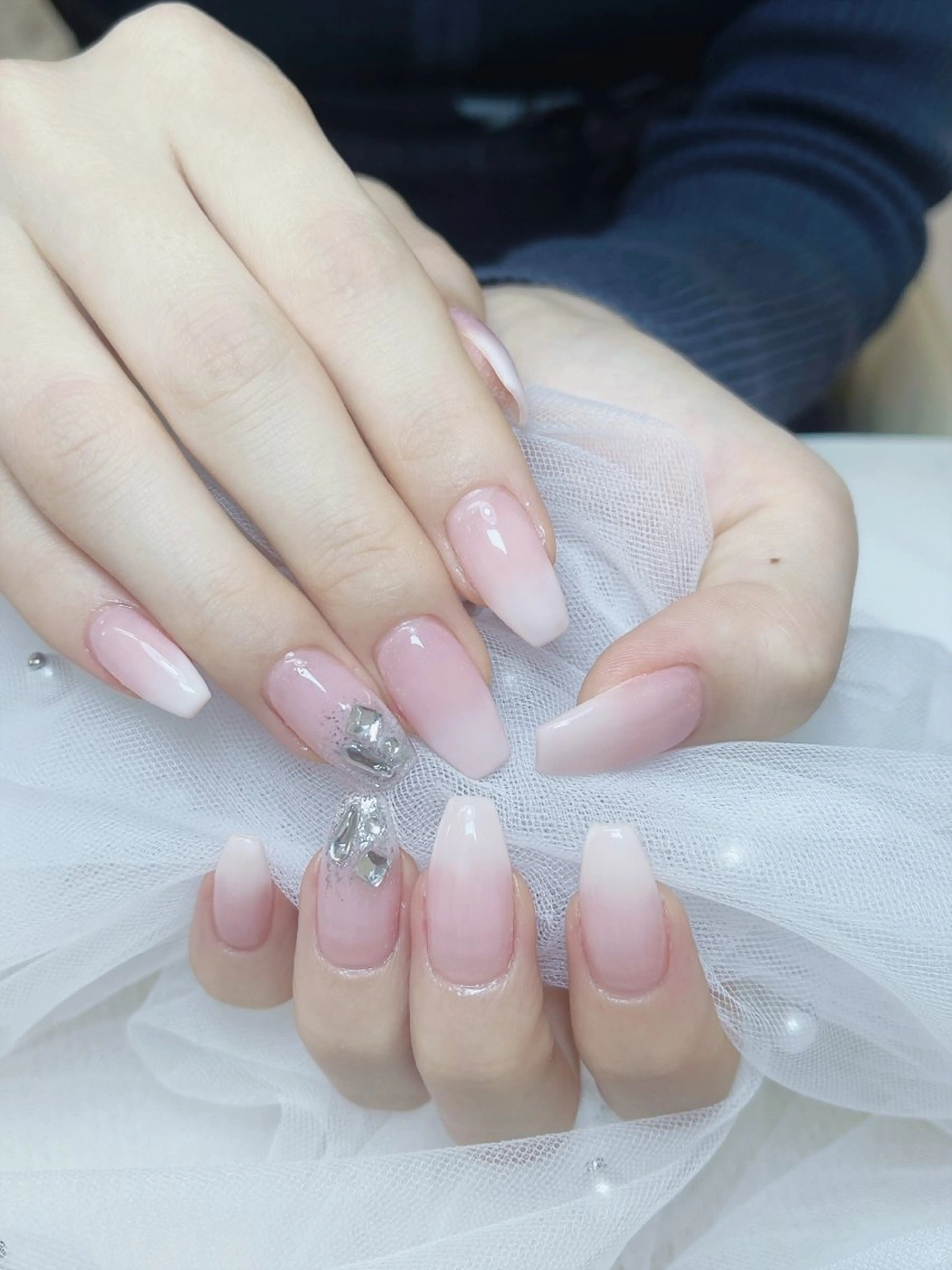 ネイル チークネイル フレンチネイル グラデーション キラキラネイル 韓国ネイル ハンドネイル DUO   MI nail salonのネイルデザイン