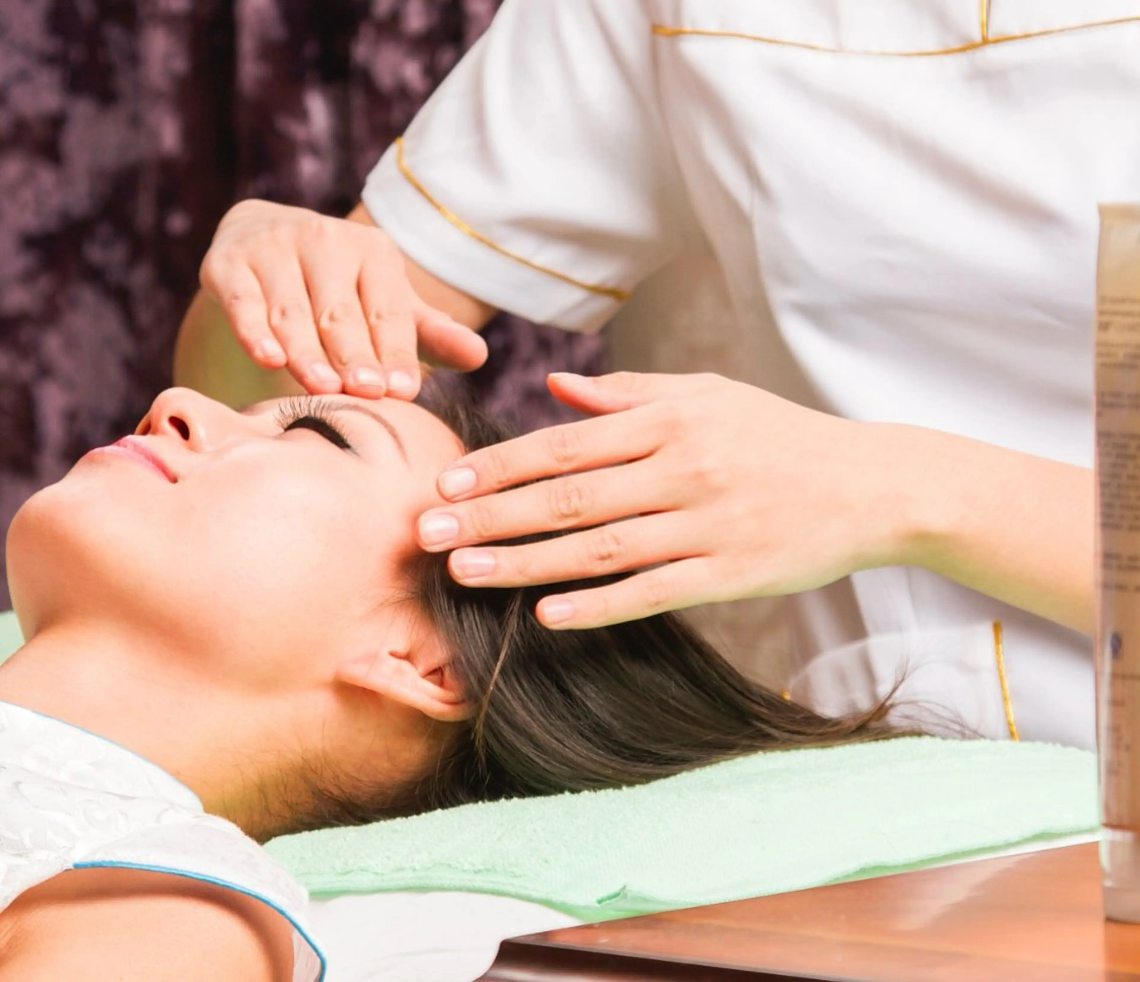 【頭と身体80分】ヘッドマッサージ30分＋指圧揉みほぐし50分9000円→7000円の写真