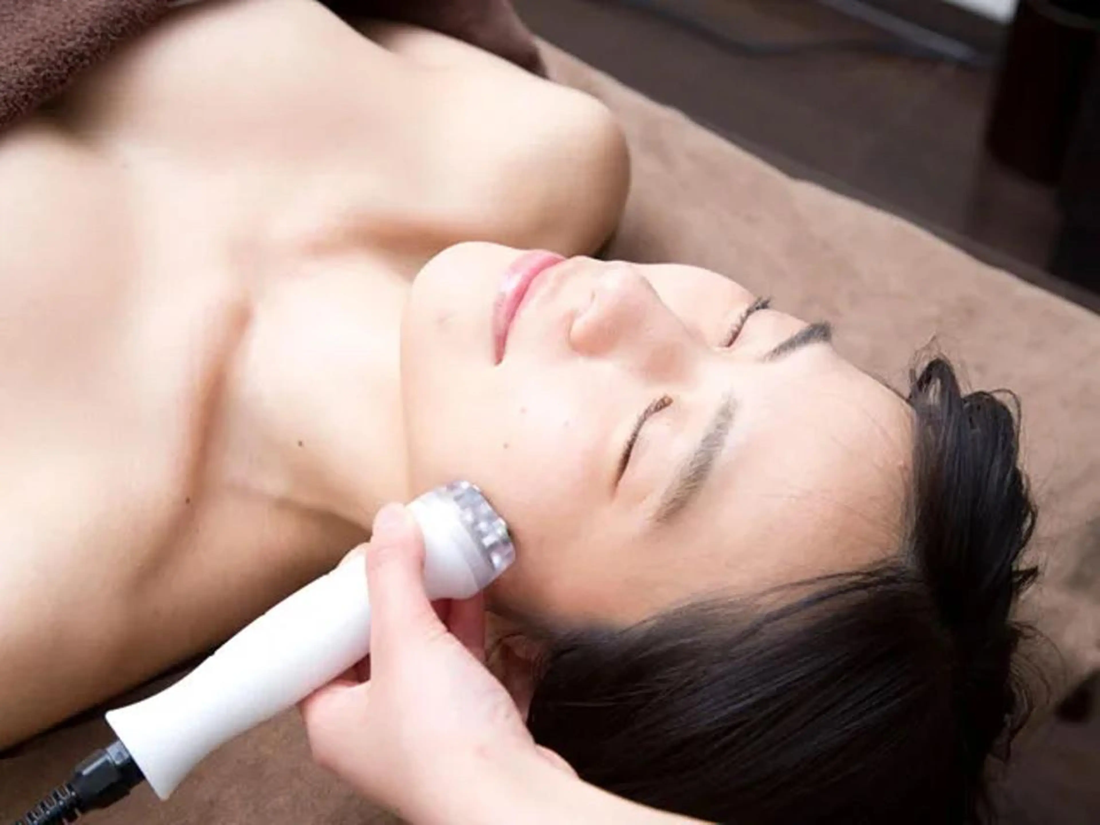 【新社会人応援📣】小顔ハイパーナイフEX+リンパマッサージ💆‍♀️美肌パック付き✨の写真