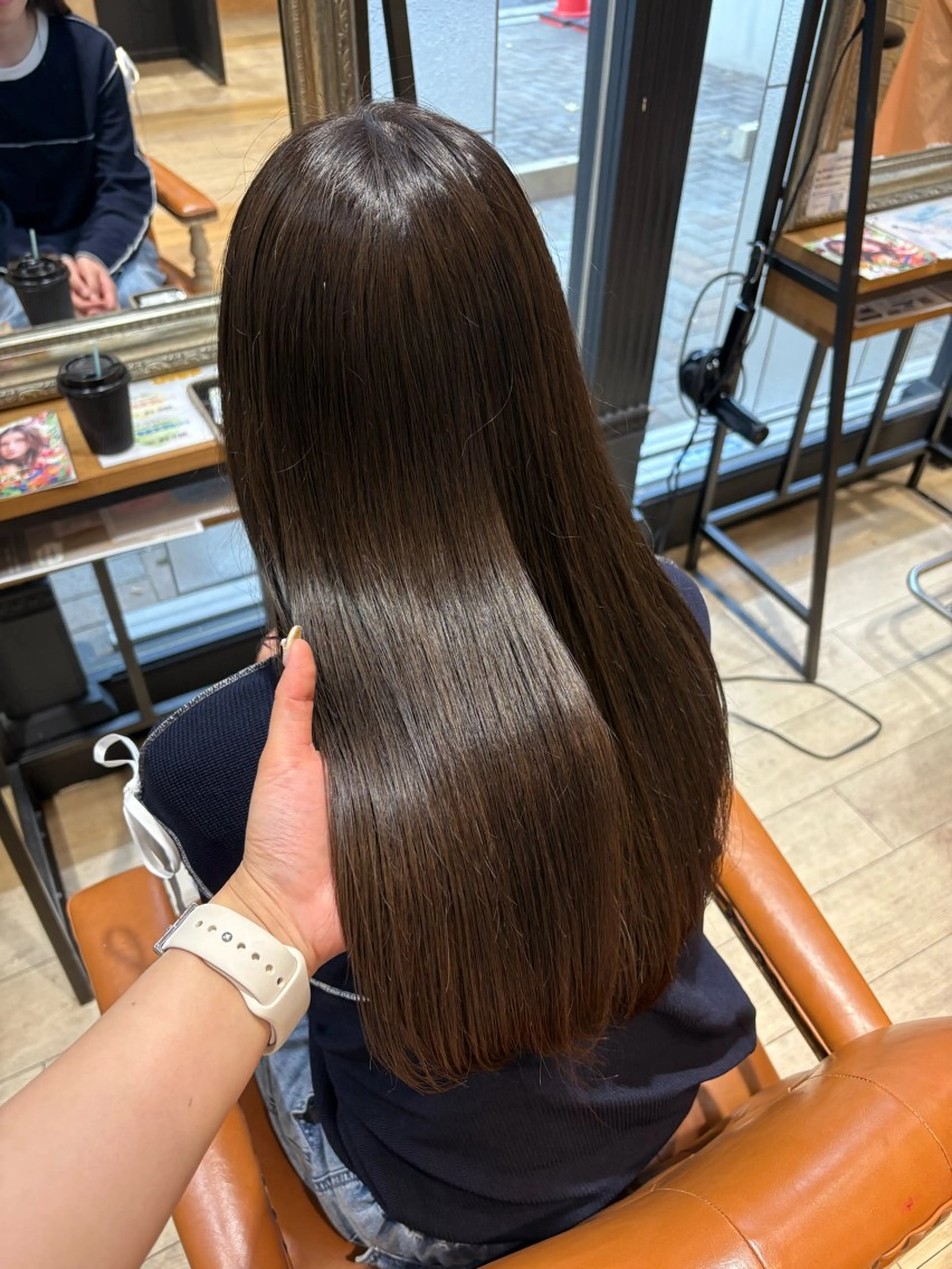 カラー ヘアカラー トリートメント しおり🍬 KOKORO🤍のヘアスタイル