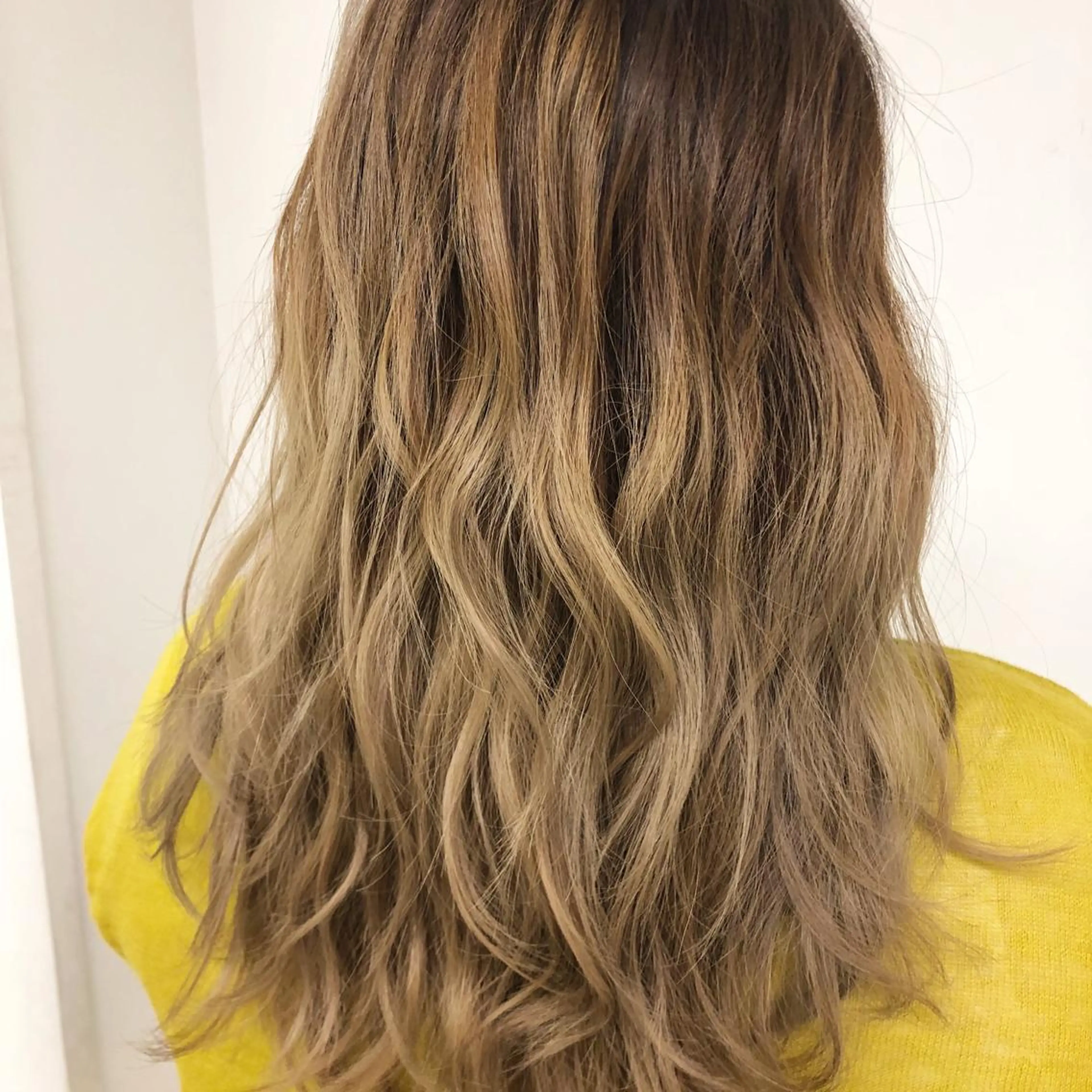 カラー 三鷹で1番ショート ボブをカットする新谷のヘアスタイル