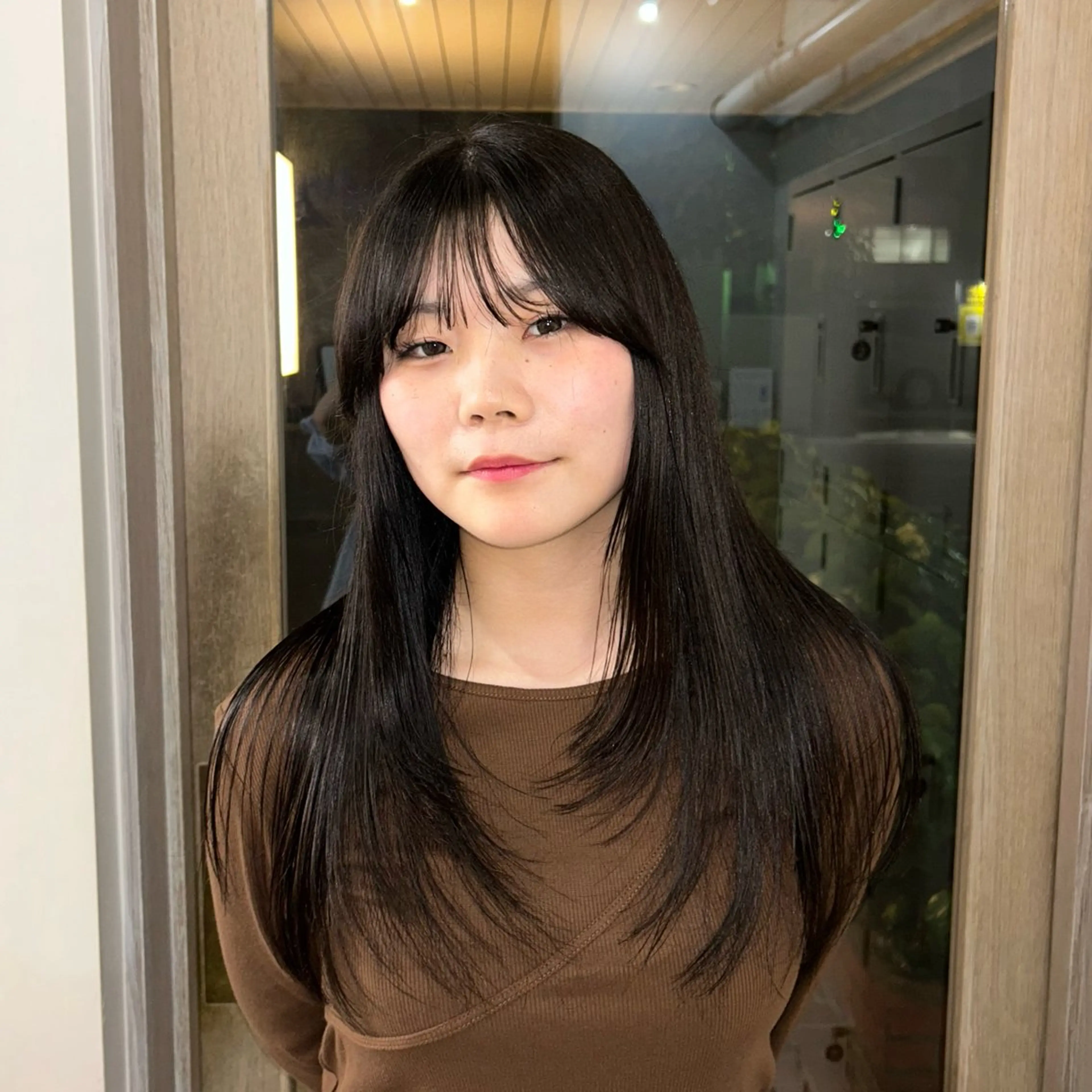 ロング 顔まわりレイヤー 顔周りカット レイヤーカット fleurdelis ୨୧ AOIのヘアスタイル