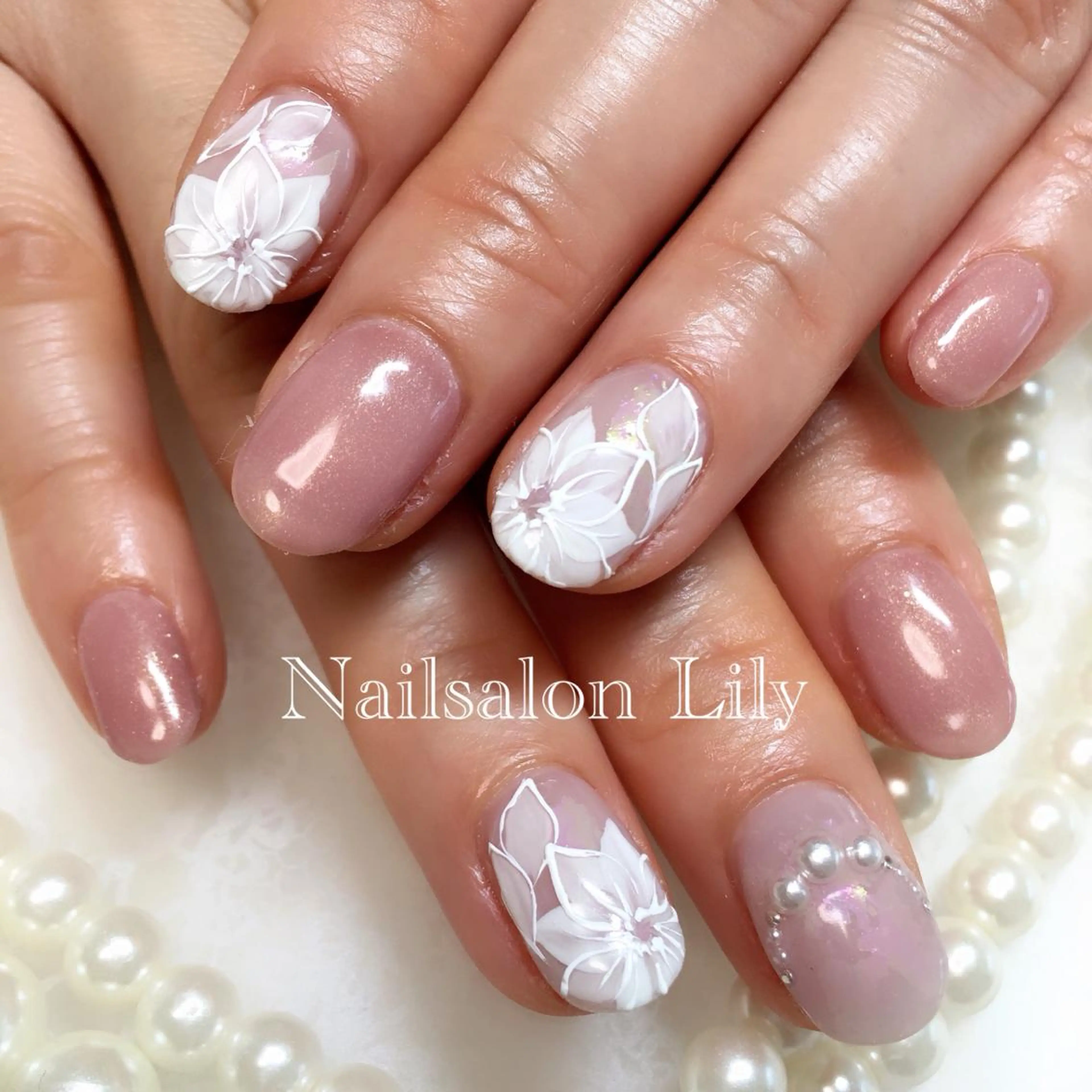 ネイル フラワーネイル Lily*nail 🌻Mii🌻のネイルデザイン