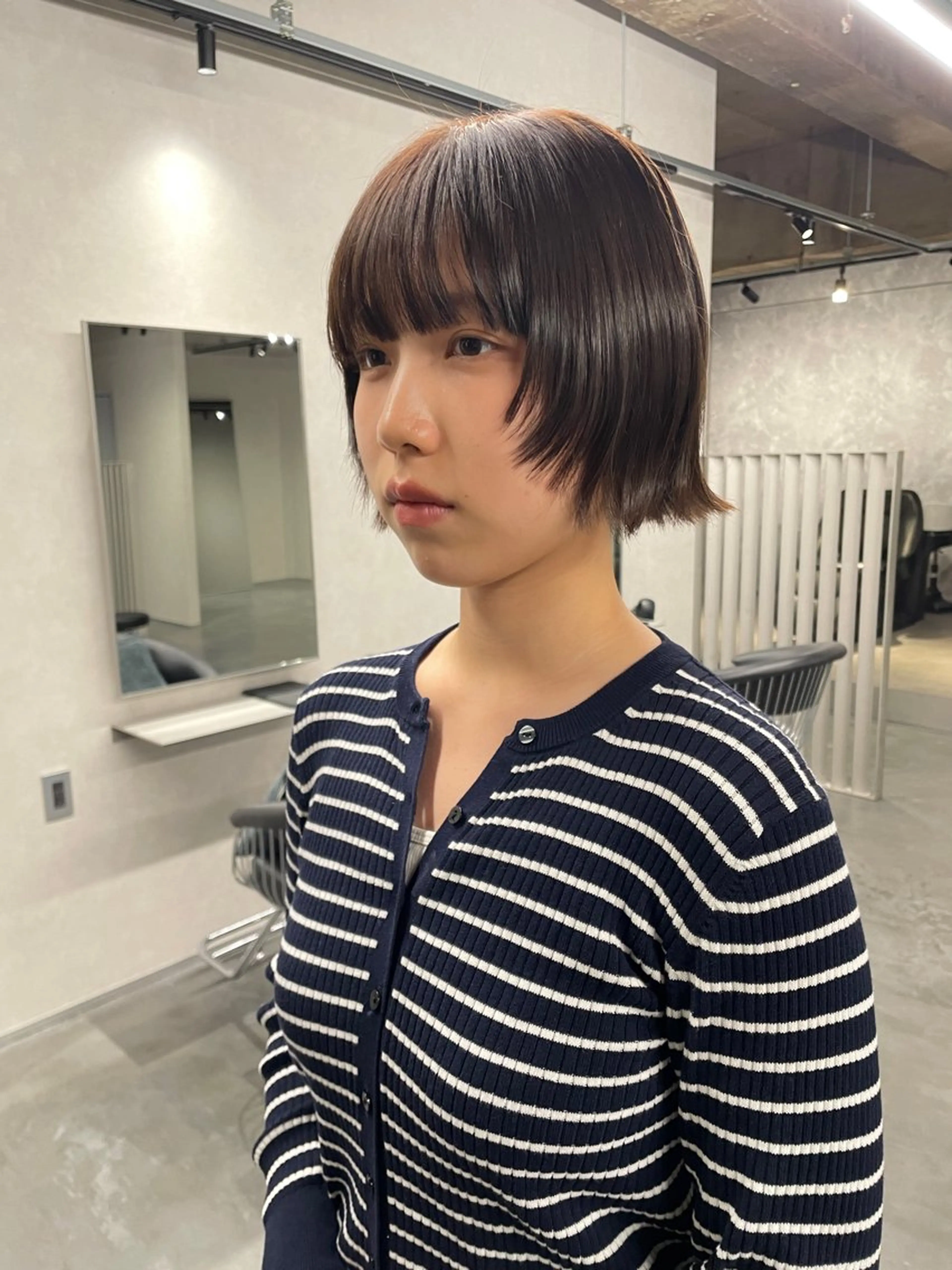 ショート ofF élua所属・🌵ボブ/切りっぱな し/ショート藤長芽生のヘアスタイル