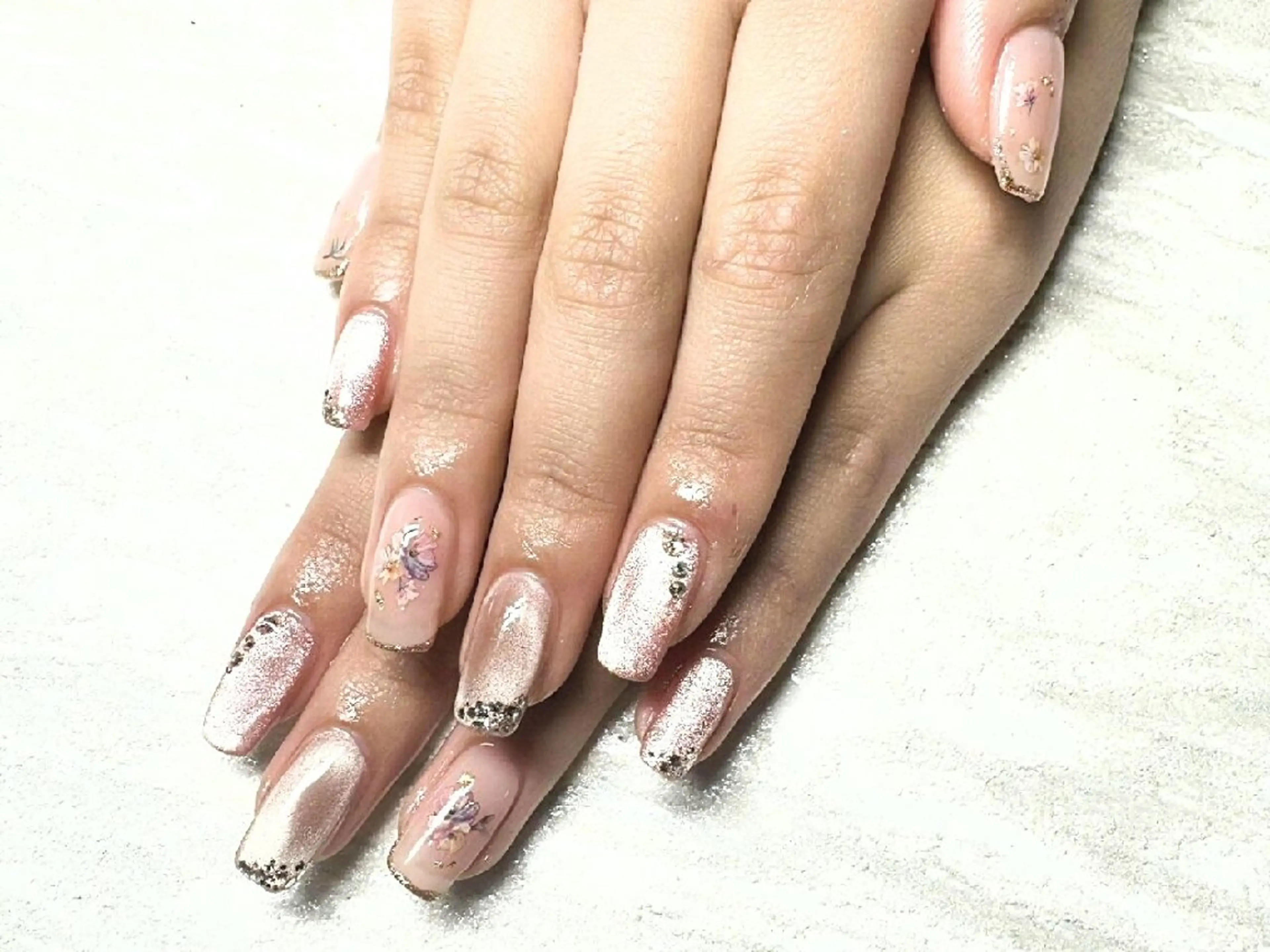 ネイル マグネットネイル ピンク 春ネイル ハンドネイル JULIE NAILのネイルデザイン