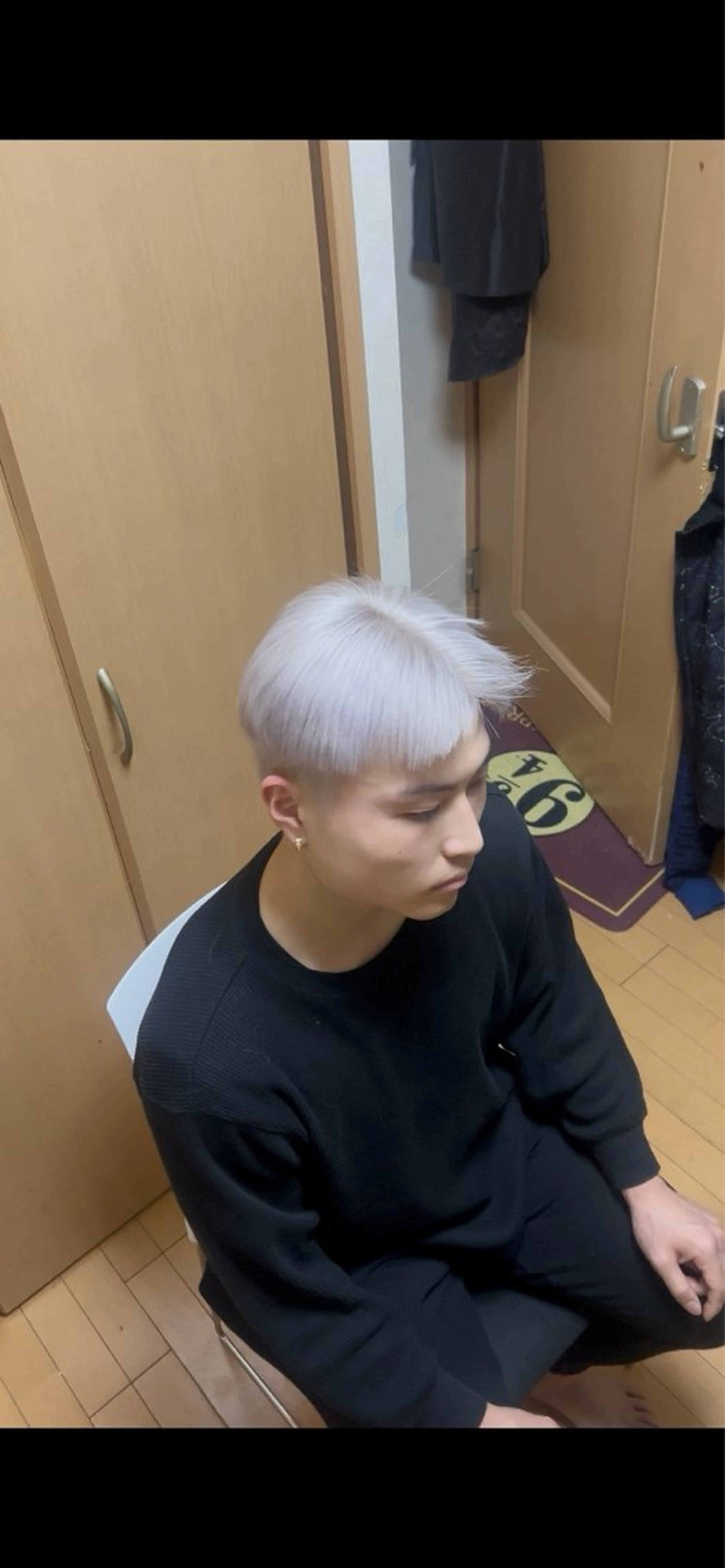 カラー ブリーチ ケアブリーチ ハイトーンカラー 春島 翼のヘアスタイル