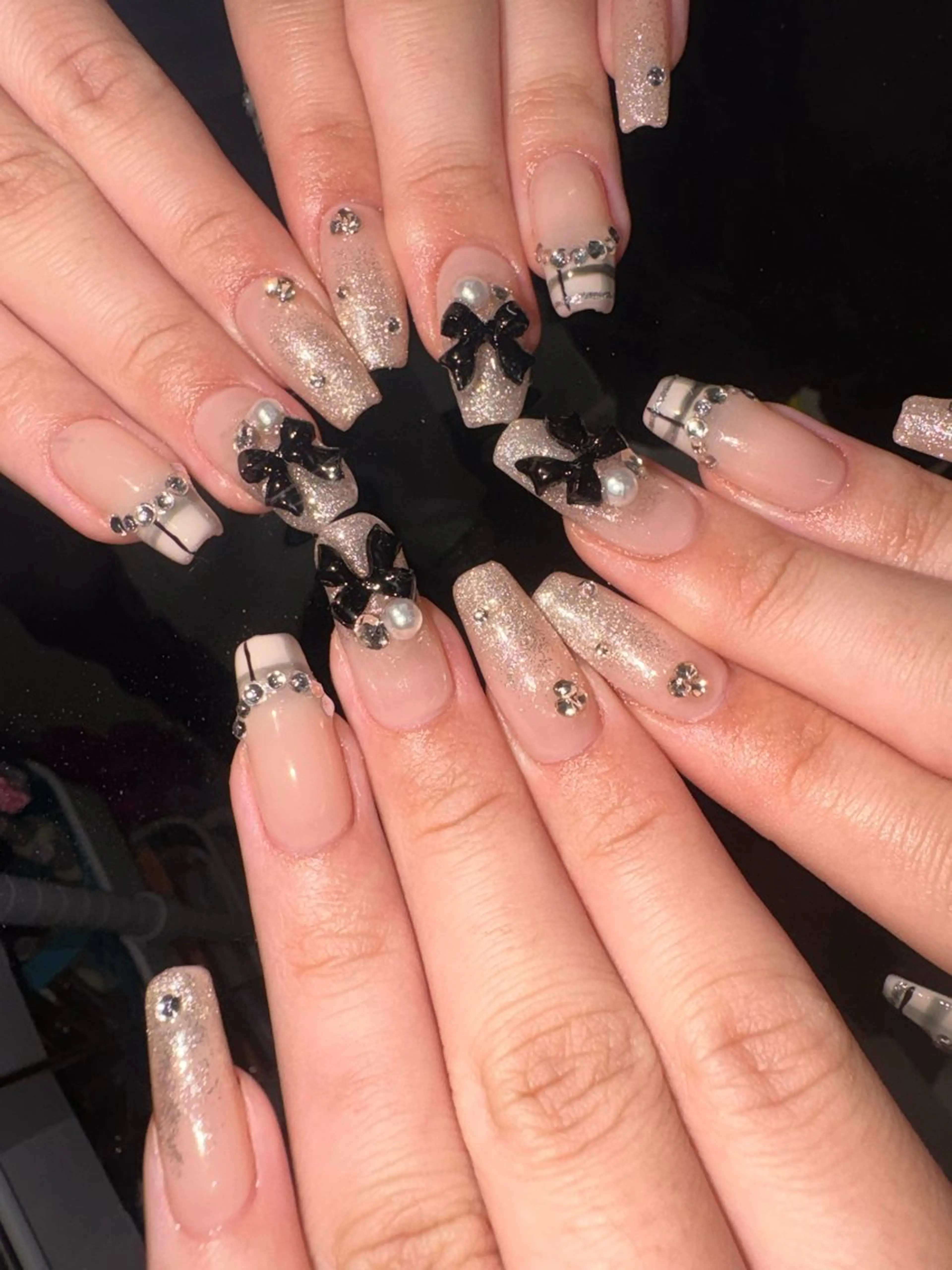 ネイル キラキラネイル ハンドネイル 33nail✴️栄 スミレ❇️Gel-xのネイルデザイン