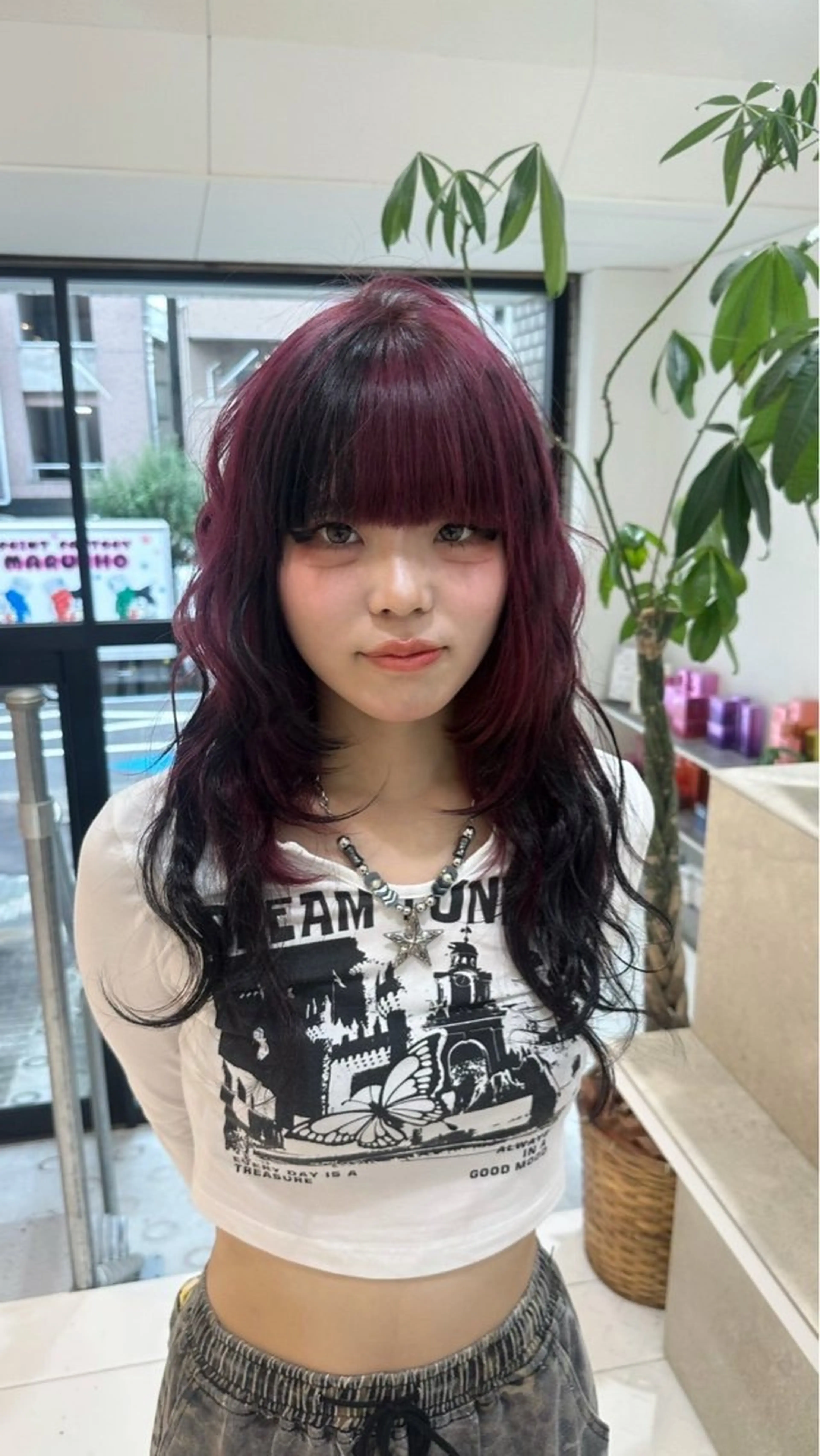 ロング カラー ブリーチ カシス デザインカラー ブリーチなしカラー ピンクカラー ヘアカラー トリートメント 🪐ブリーチ/y2k ヘア🪐HARUKAのヘアスタイル