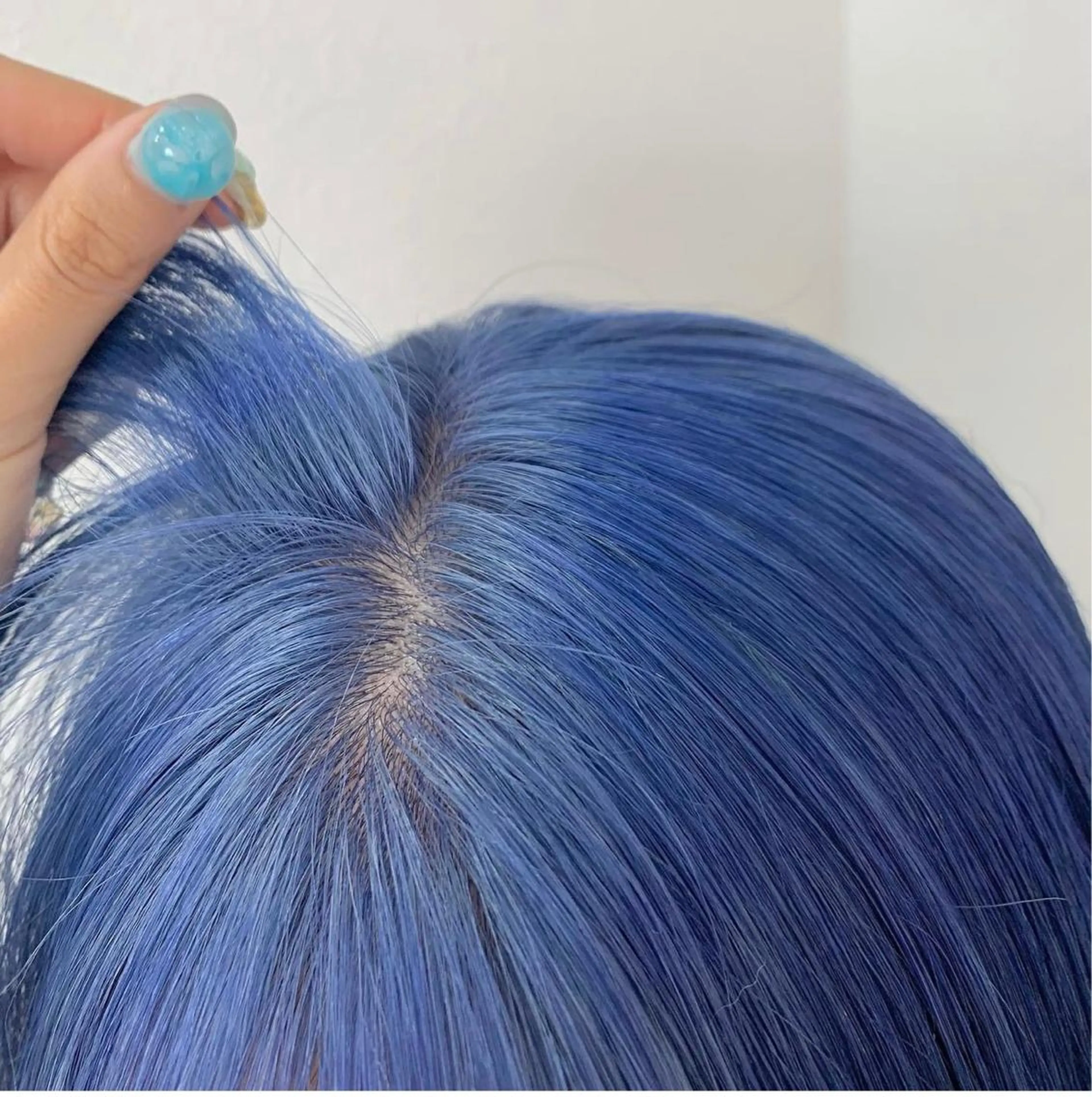 ミディアム カラー ブルーカラー 遠藤沙也加 /レイヤーカットのヘアスタイル