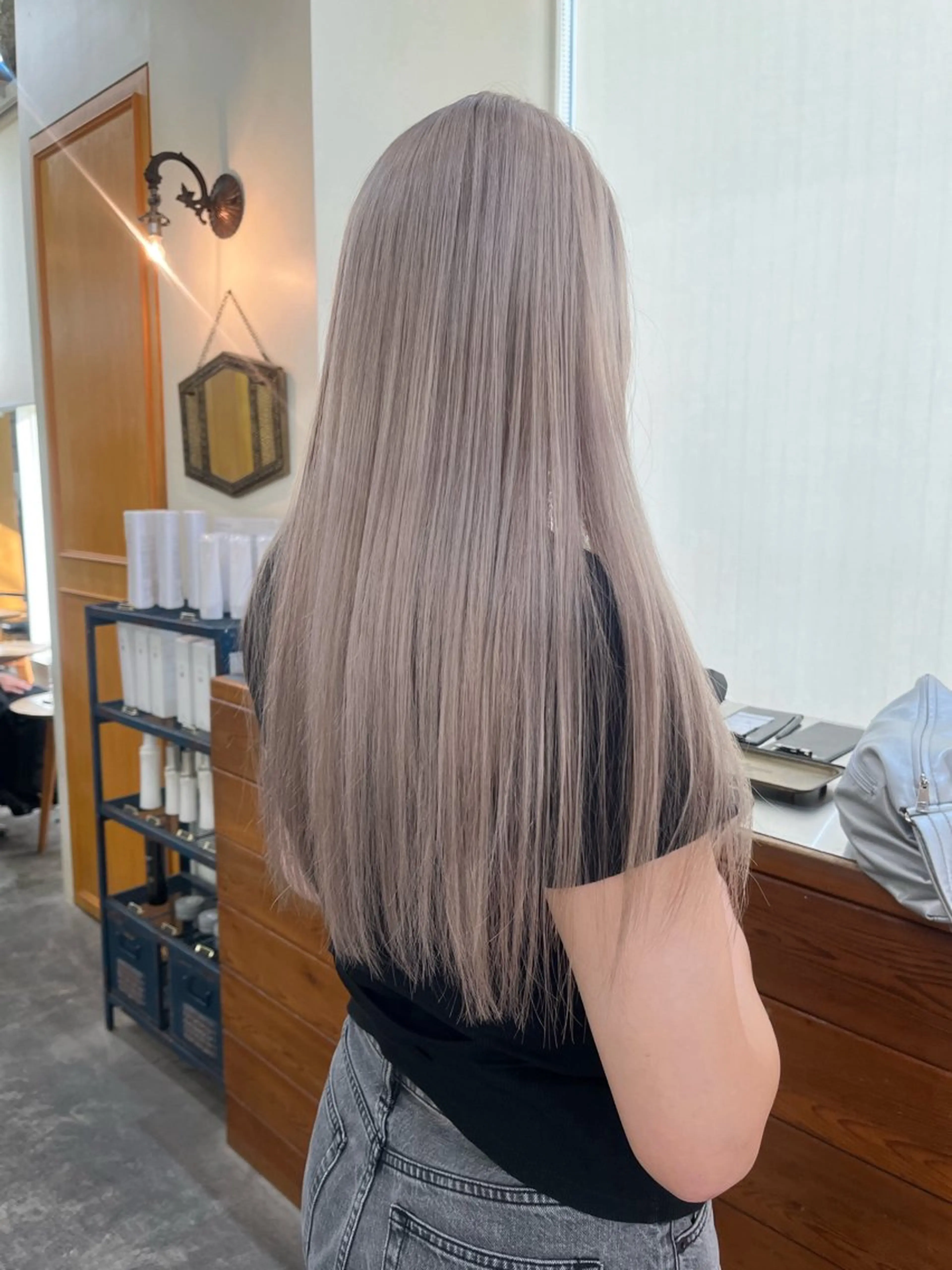 ロング カラー ベージュカラー ブリーチ ホワイトベージュ カット ヘアカラー トリートメント SALOWIN町田所属・ハイトーン🦢 Natsumiのヘアスタイル