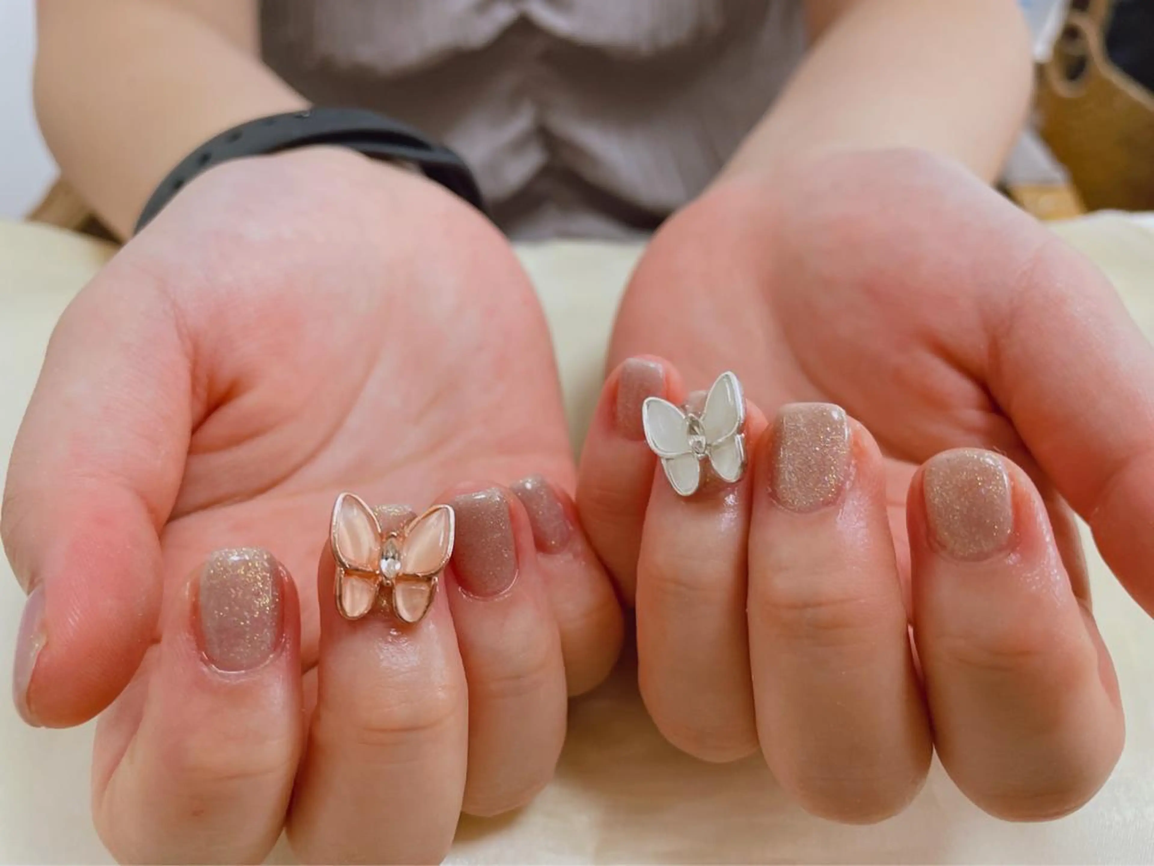 ネイル キラキラネイル ラメ(グリッター) ハンドネイル mogunail &blowのネイルデザイン