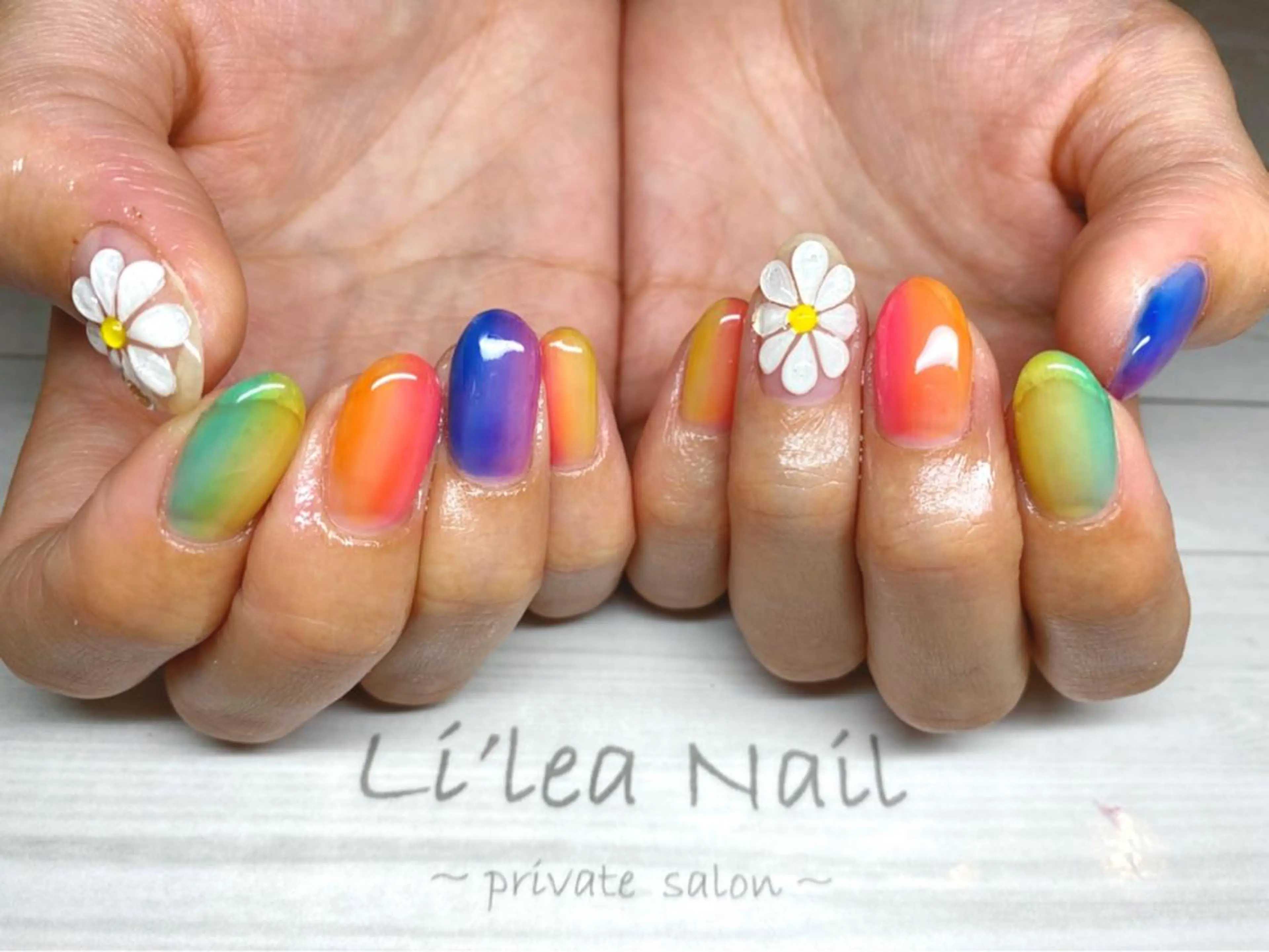 ネイル Li'leaNail AINAのネイルデザイン