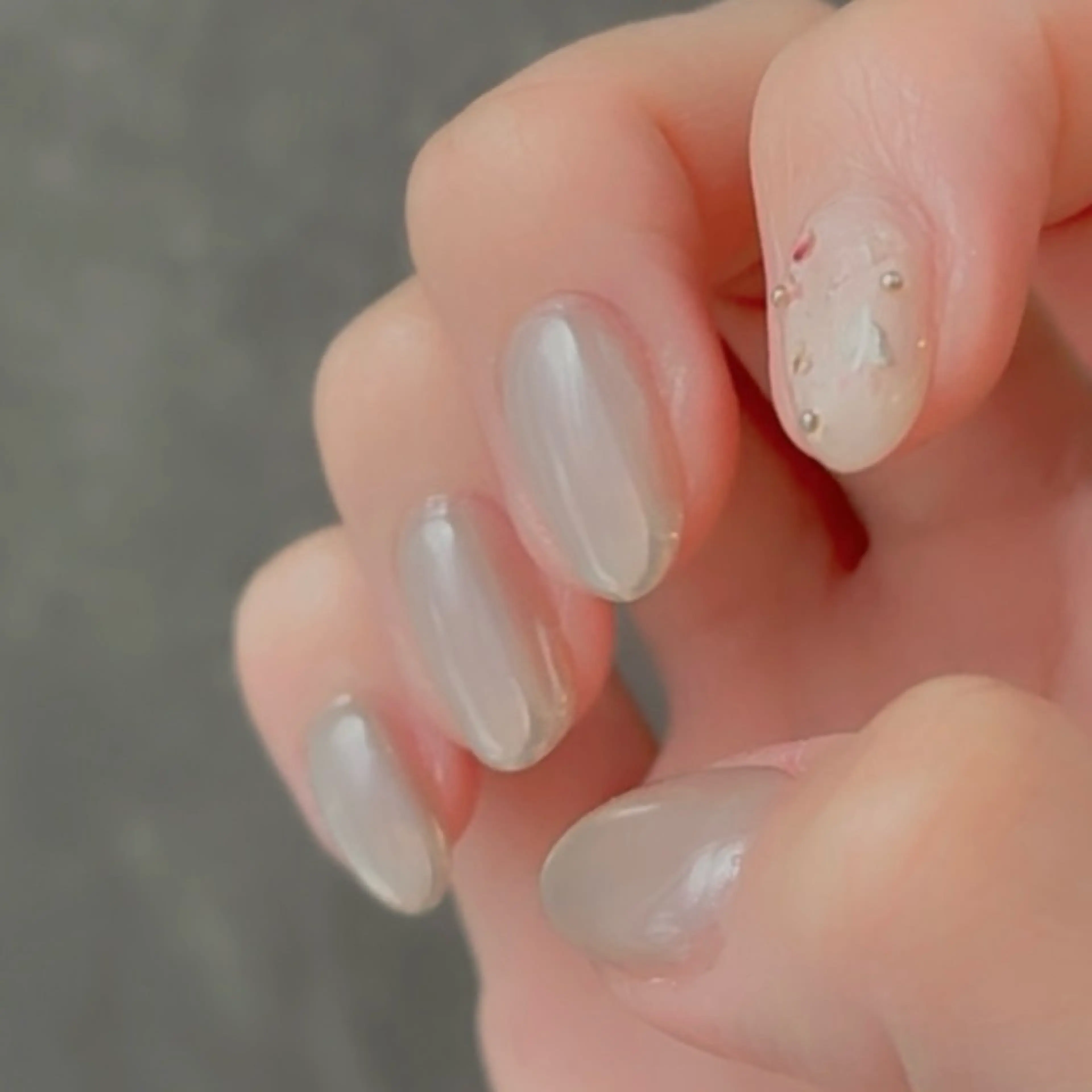 ネイル 氷ネイル・うるうるネイル マグネットネイル ミラーネイル ハンドネイル ハンドケア nail salon swaddle 🪽のネイルデザイン